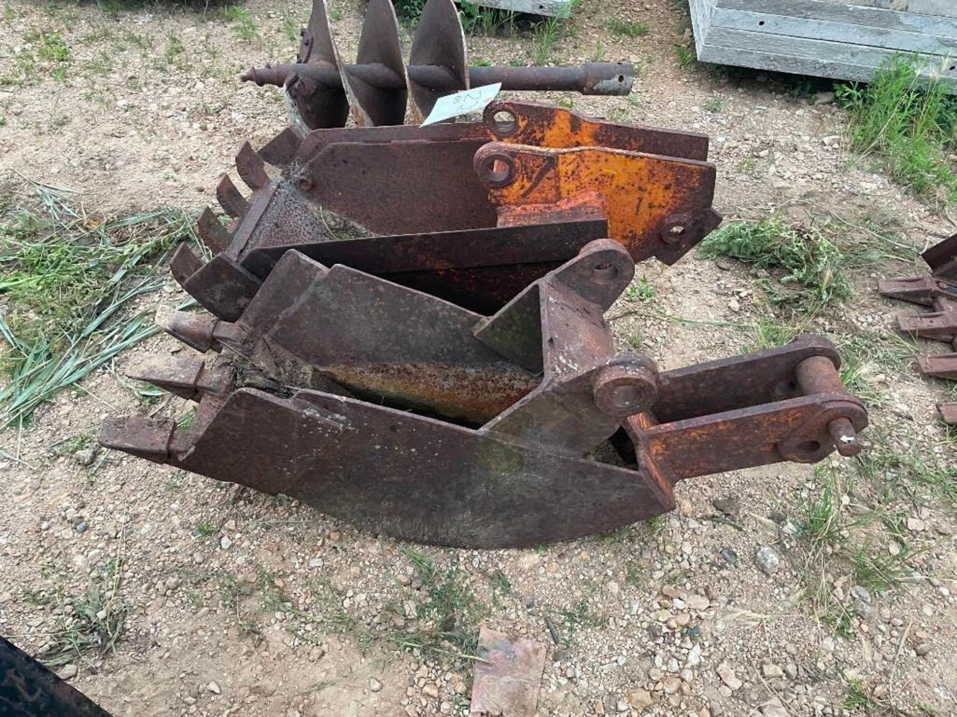 (1) 16" & (1) 12" Mini Excavator Bucket. Located in Lake Crystal, MN. - Image 3 of 11