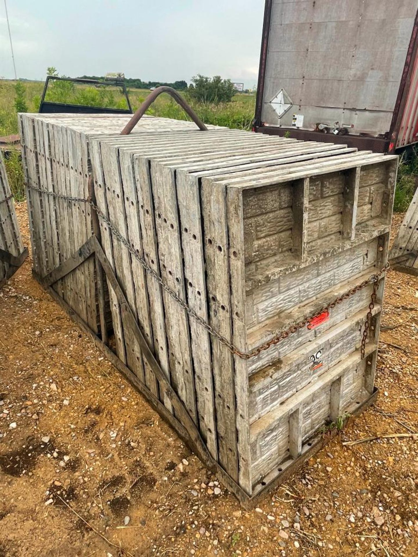 (34) 3' x 4' Wall-Ties Textured Brick Aluminum Concrete Forms 8" Hole Pattern, Basket is included. L - Image 3 of 8