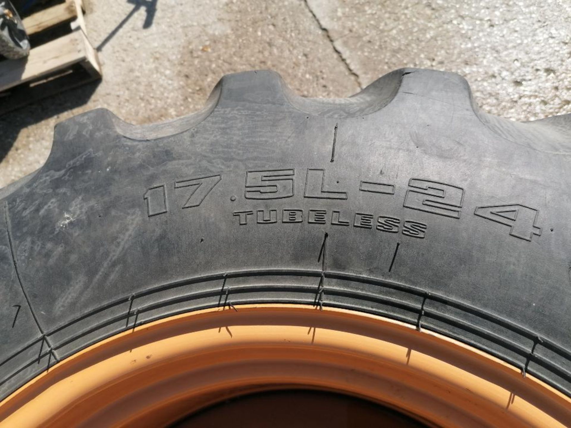 (2) GOODYEAR IT525, 17.5L-24 Tubeless Tires with 10 Bolt Pattern, 11" Center Rims. Located in Mt. Pl - Image 8 of 10