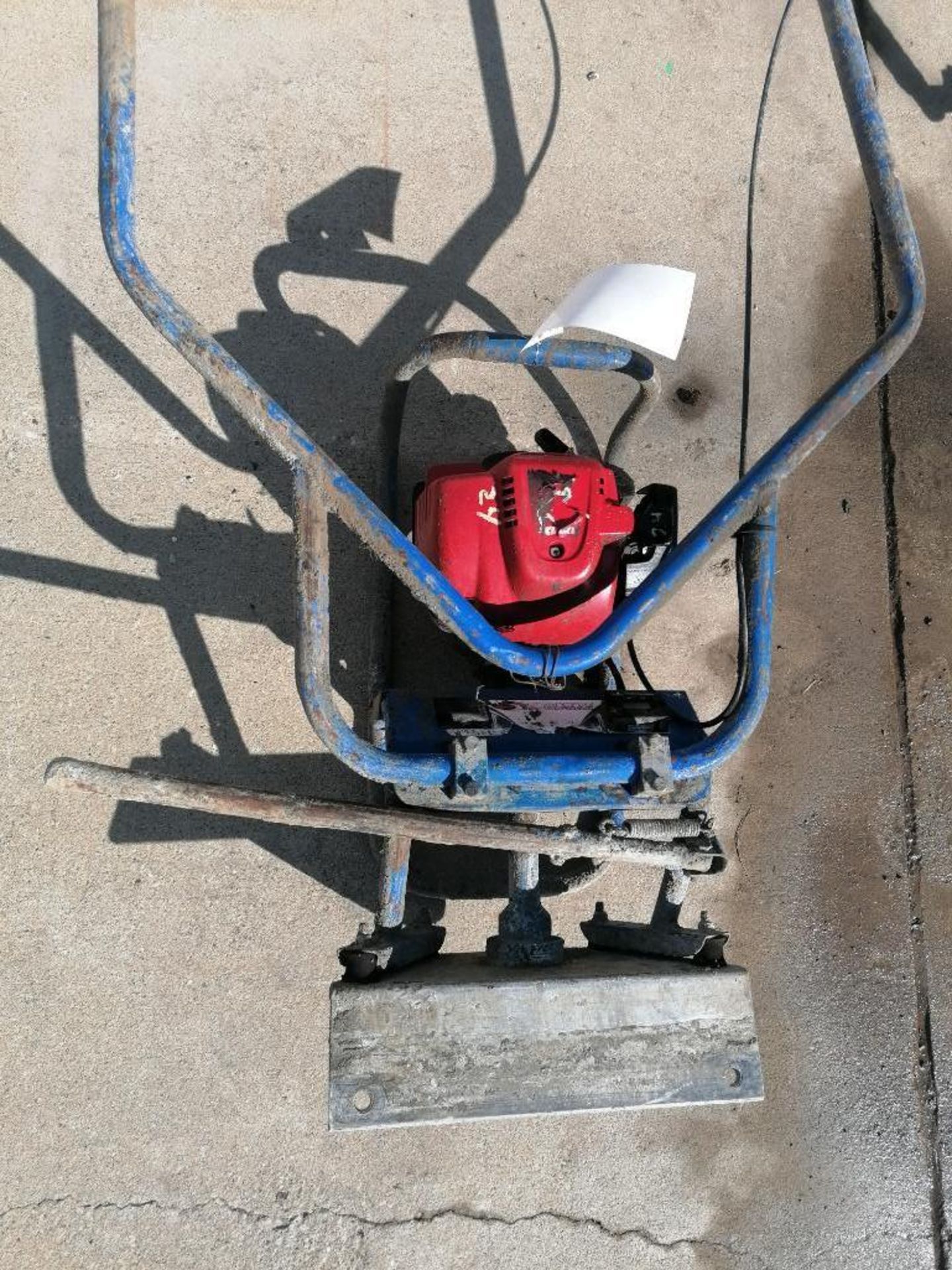 (1) Shockwave Power Screed with Honda GX35 Motor, 119.8 Hours. Located in Mt. Pleasant, IA. - Image 3 of 5