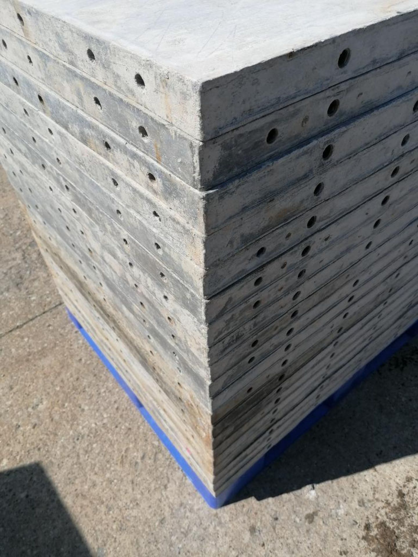 (20) 3' x 4' Wall-Ties Smooth Aluminum Concrete Forms 8" Hole Pattern. Located in Mt. Pleasant, IA. - Image 9 of 10
