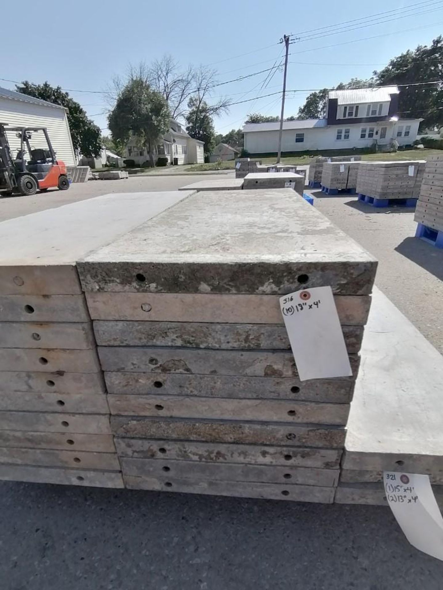 (10) 18" x 4' Wall-Ties Smooth Aluminum Concrete Forms 8" Hole Pattern. Located in Mt. Pleasant, IA. - Image 2 of 5