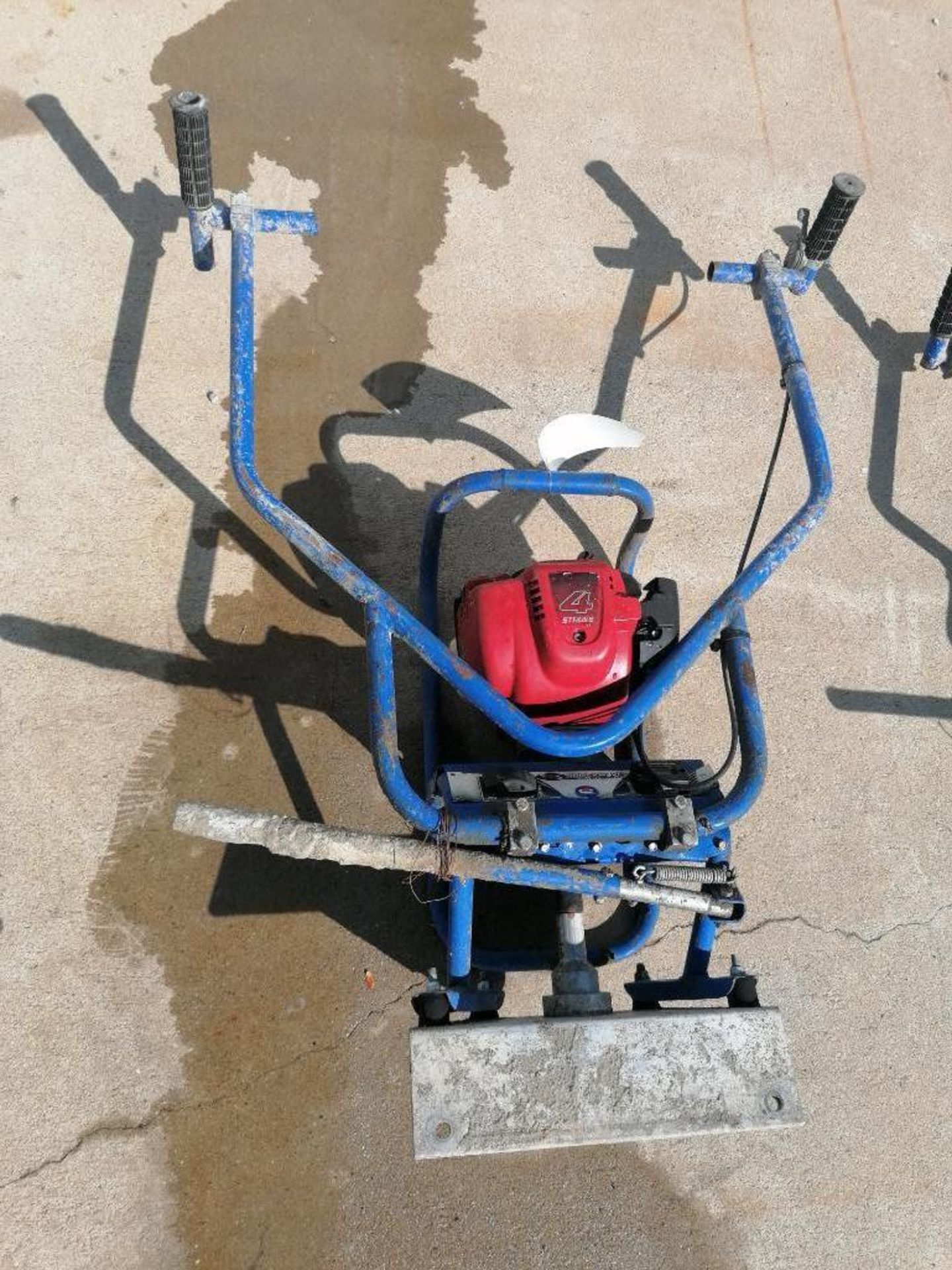 (1) Shockwave Power Screed with Honda GX35 Motor, 110.5 Hours. Located in Mt. Pleasant, IA.