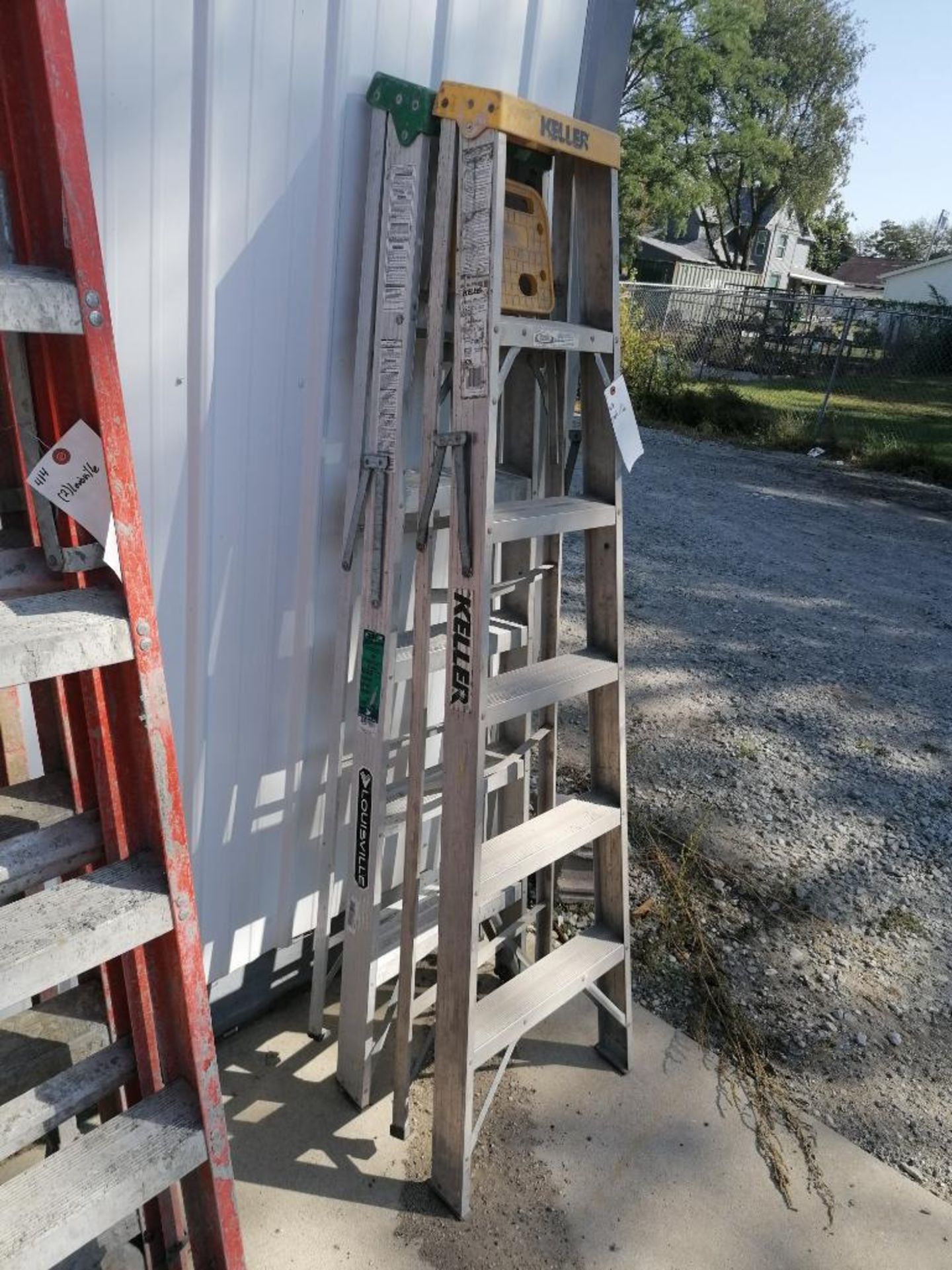 (2) 6' Keller Stepladder. Located in Mt. Pleasant, IA.