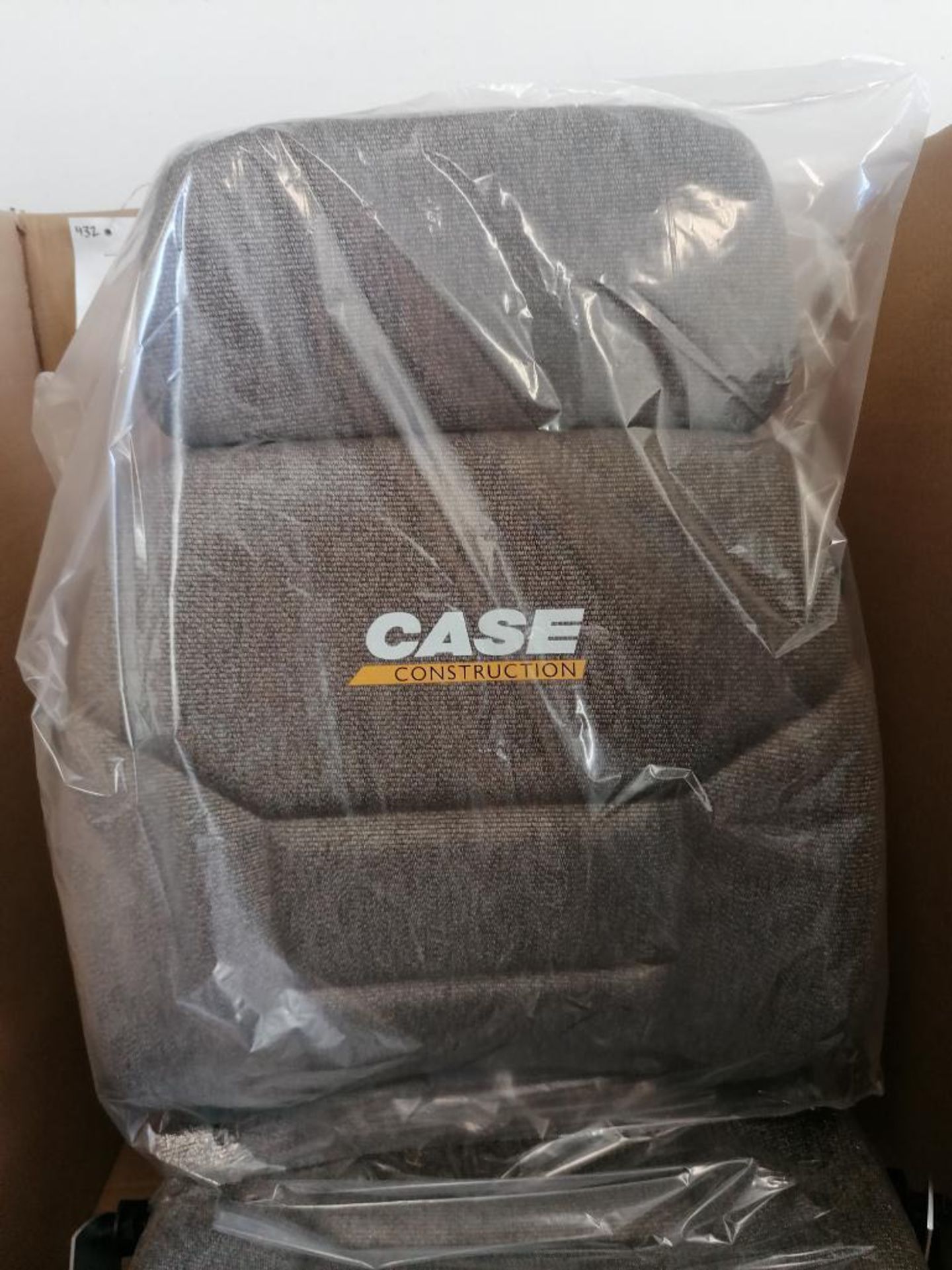 (1) Case Dozer Seat Air Ride Air Suspension Sears Manufacturing, Serial #024021703205. Located in Mt - Image 6 of 8