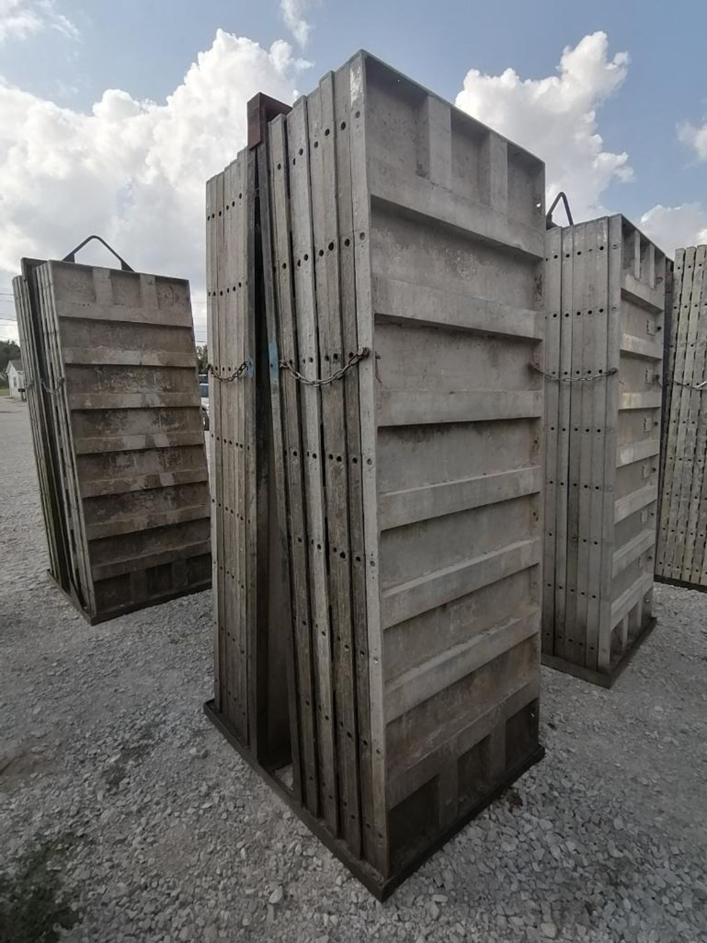 (16) 3' x 8' TUF-N-LITE Smooth Aluminum Concrete Forms 6-12 Hole Pattern, Basket is Included. Locate