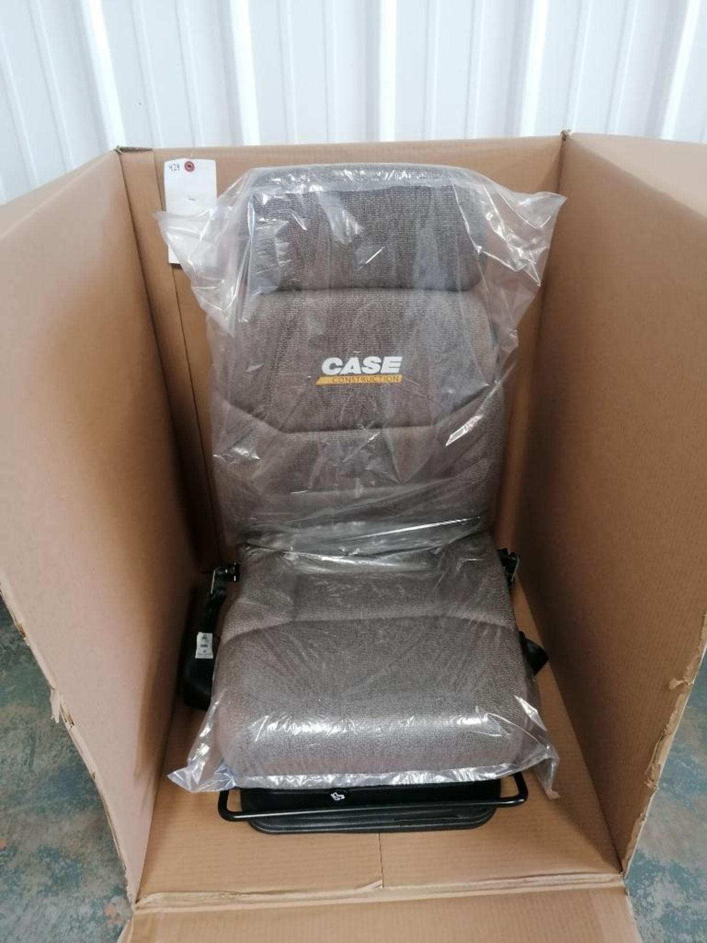 (1) Case Dozer Seat Air Ride Air Suspension Sears Manufacturing, Serial #024011703178. Located in Mt - Image 2 of 7