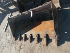 Skid Steer 5' Bucket Attachment. Located in Hazelwood, MO