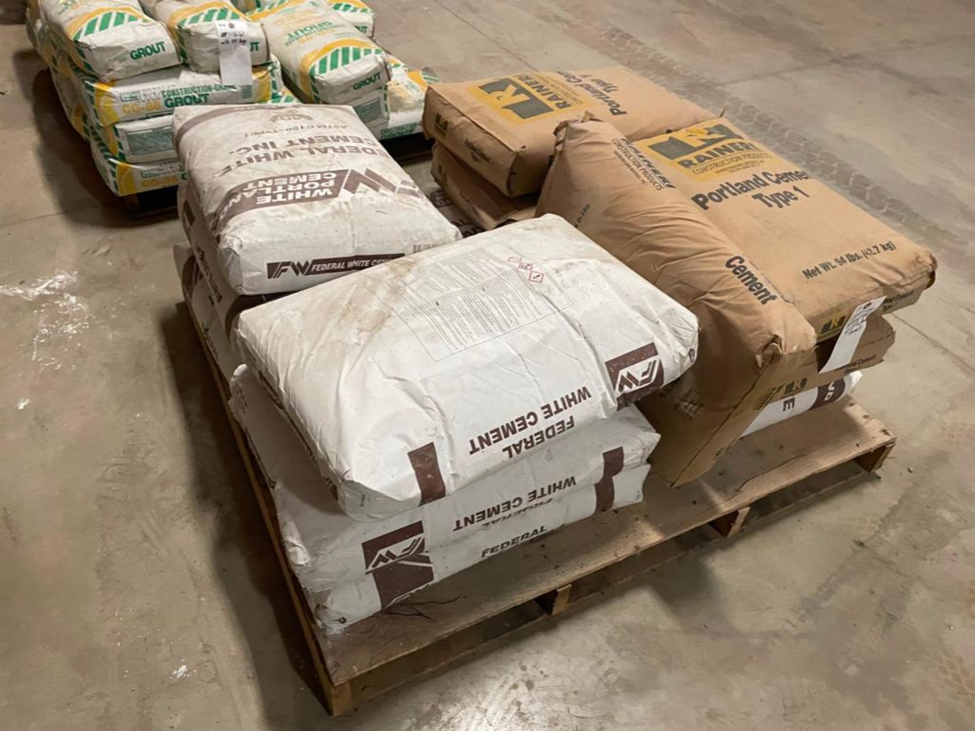 Pallet of Federal White Cement & Rainer Portland Cement Type 1. Located in Hazelwood, MO