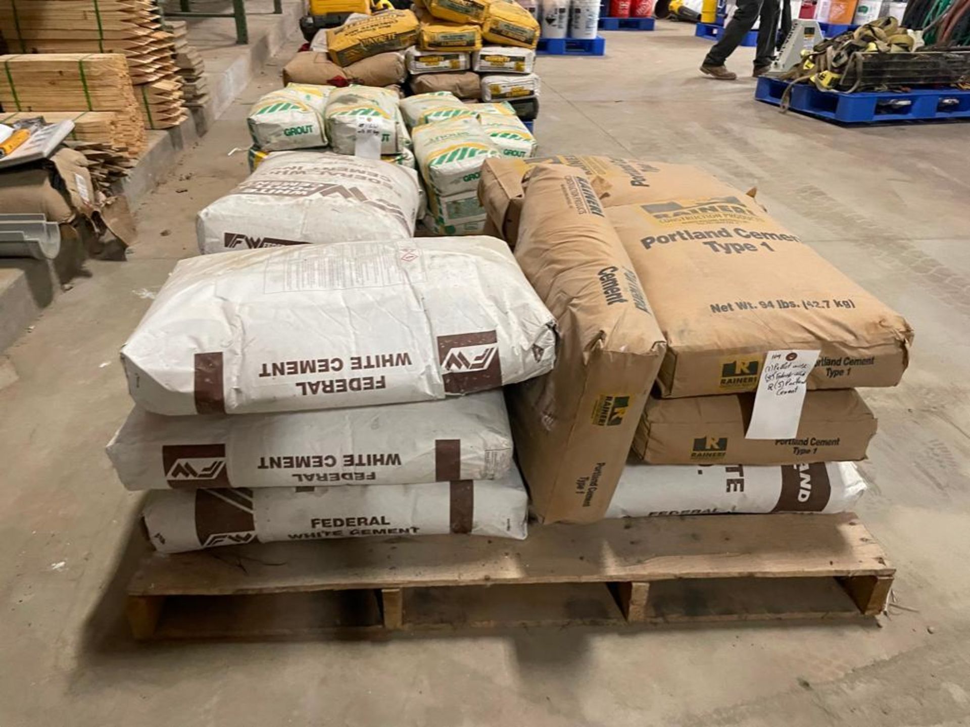 Pallet of Federal White Cement & Rainer Portland Cement Type 1. Located in Hazelwood, MO - Image 2 of 5
