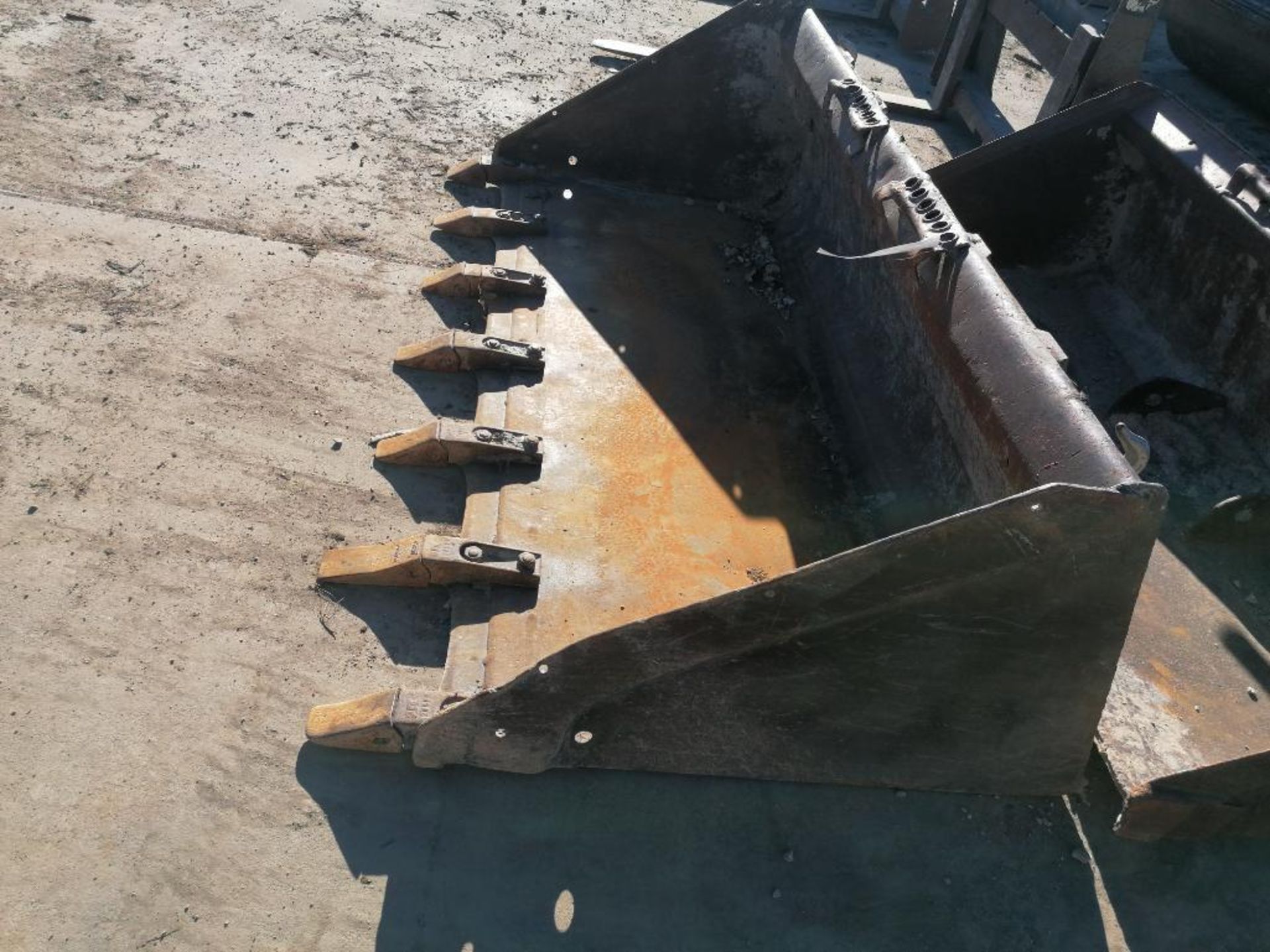 Skid Steer 5' Bucket Attachment. Located in Hazelwood, MO - Image 2 of 5