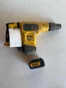 DeWalt DCS481 SDS Max Brushless Hammer 1-9/16" 60V Max. Located in Hazelwood, MO
