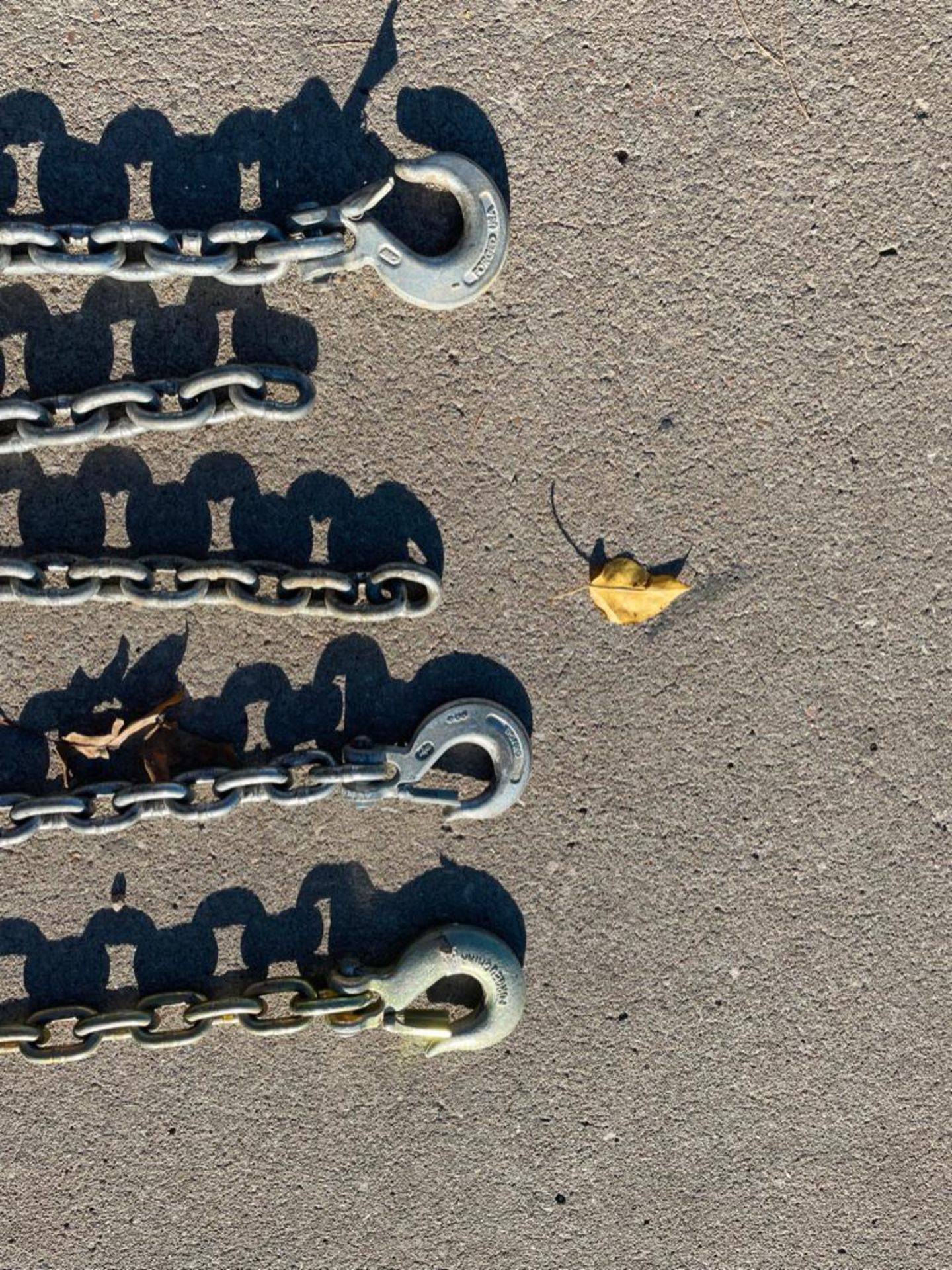 (5) 5' Log Chains with Clevis Hook & 3 with Sling Hook. Located in Hazelwood, MO - Image 7 of 10