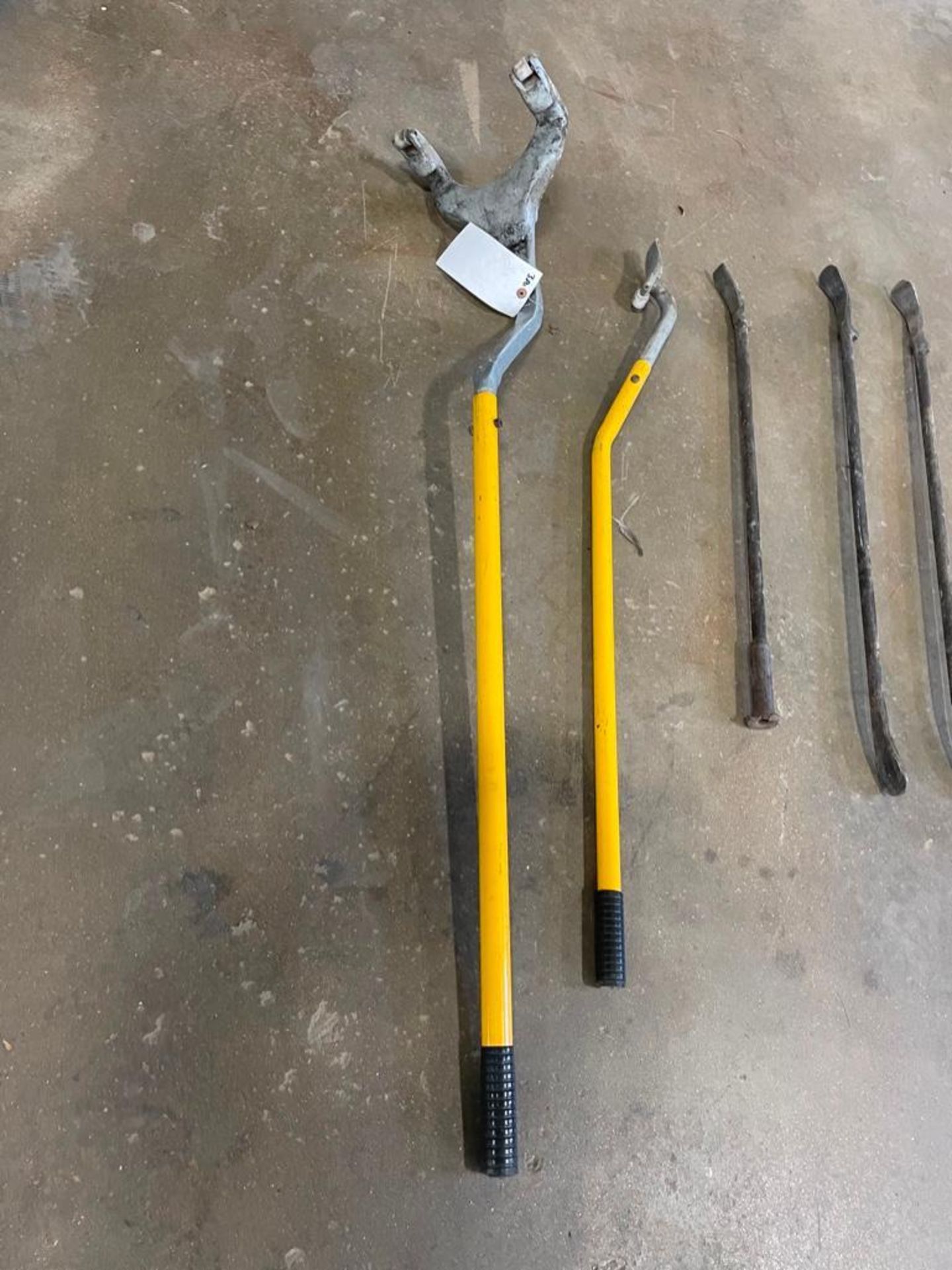 (5) Tire Bead Breaker Tools. Located in Hazelwood, MO