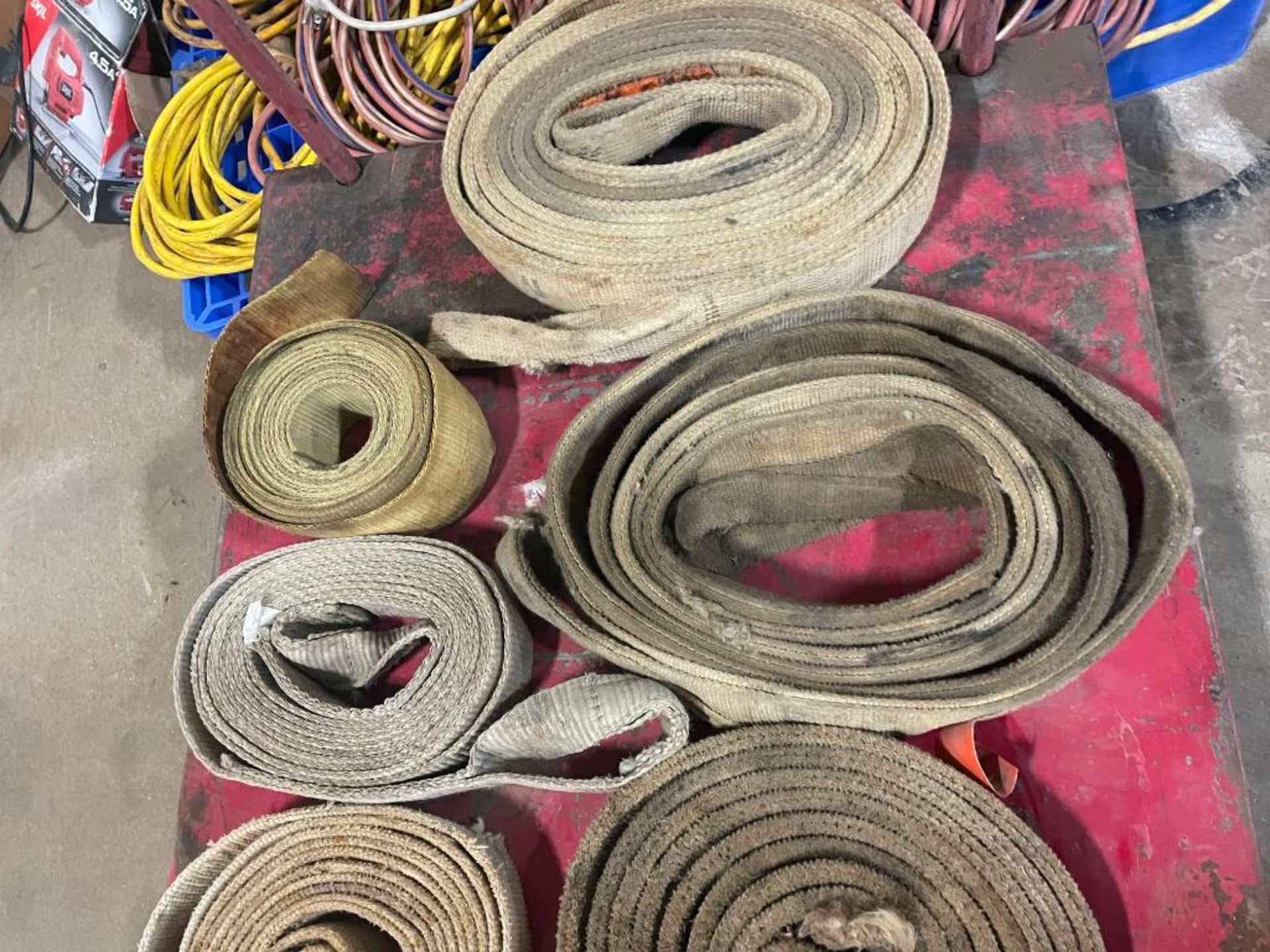 Pallet of Various Size Straps & Shackles. Located in Hazelwood, MO - Image 5 of 5