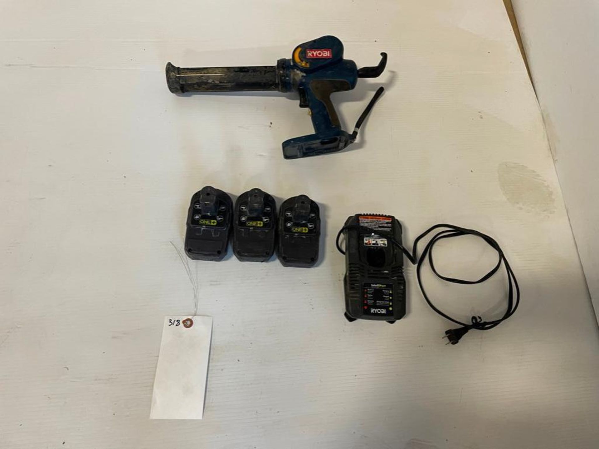 Ryobi R310 Power Caulk and Adhesive Gun w/Batteries & Charger . 18V. Located in Hazelwood, MO