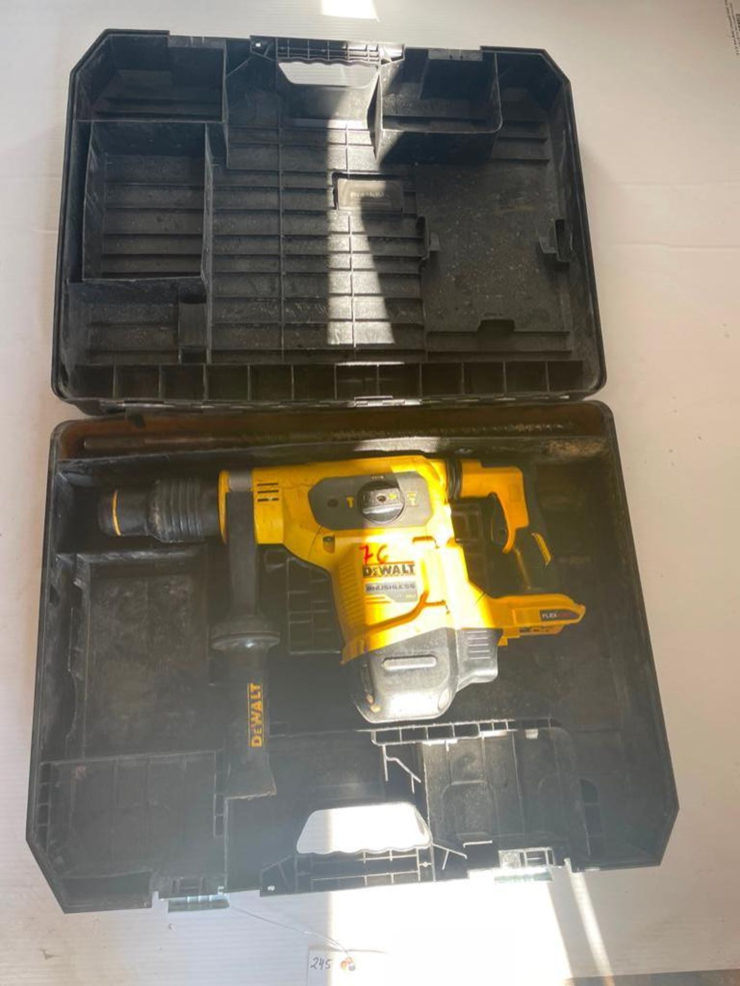 DeWalt DCH481 SDS Max Brushless Hammer 1-9/16", FlexVolt, in Case, no battery. Located in Hazelwood,