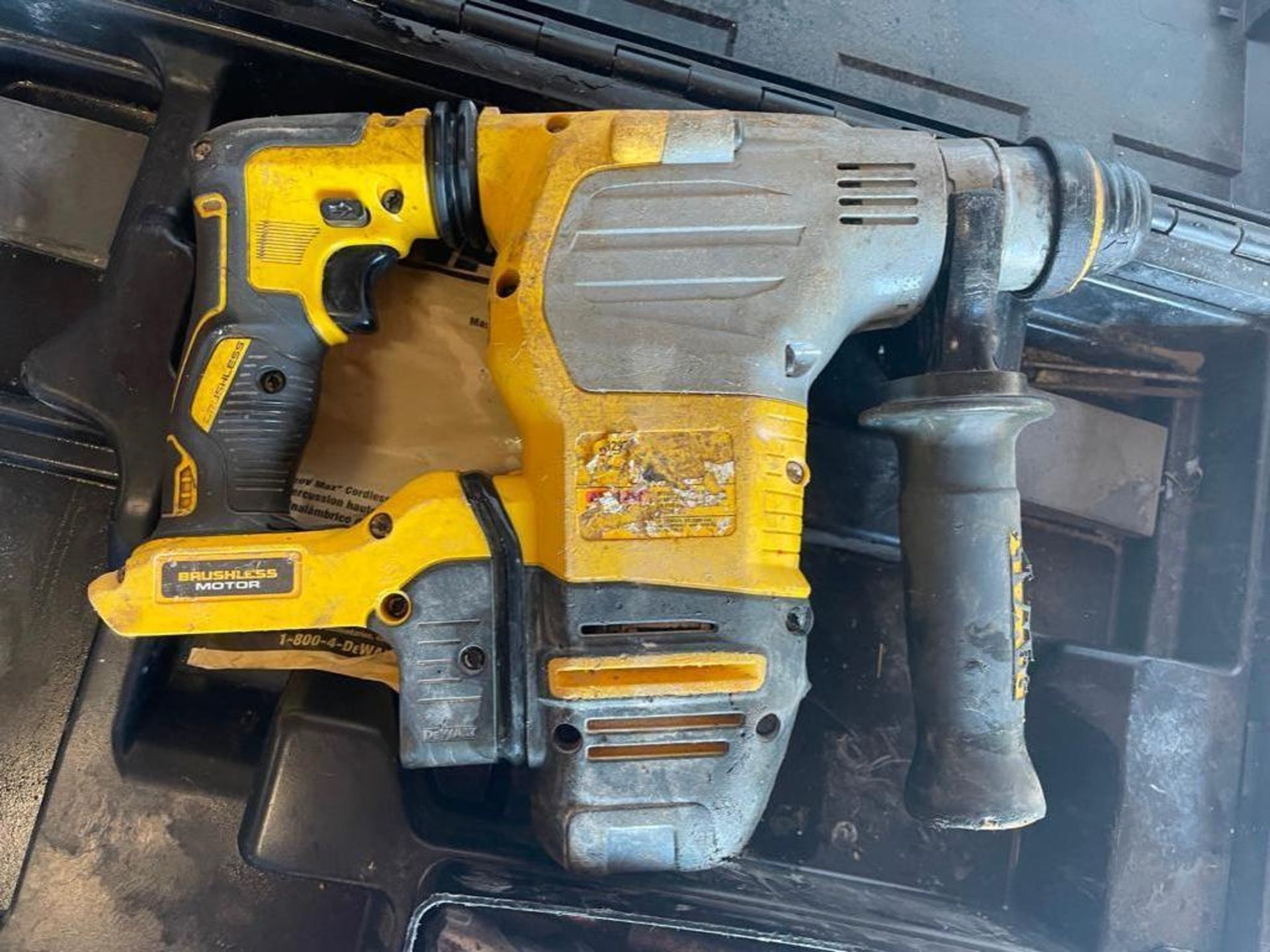 DeWalt DCH293 20V Heavy Duty Cordless Rotary Hammer in Case. Located in Hazelwood, MO - Image 4 of 7