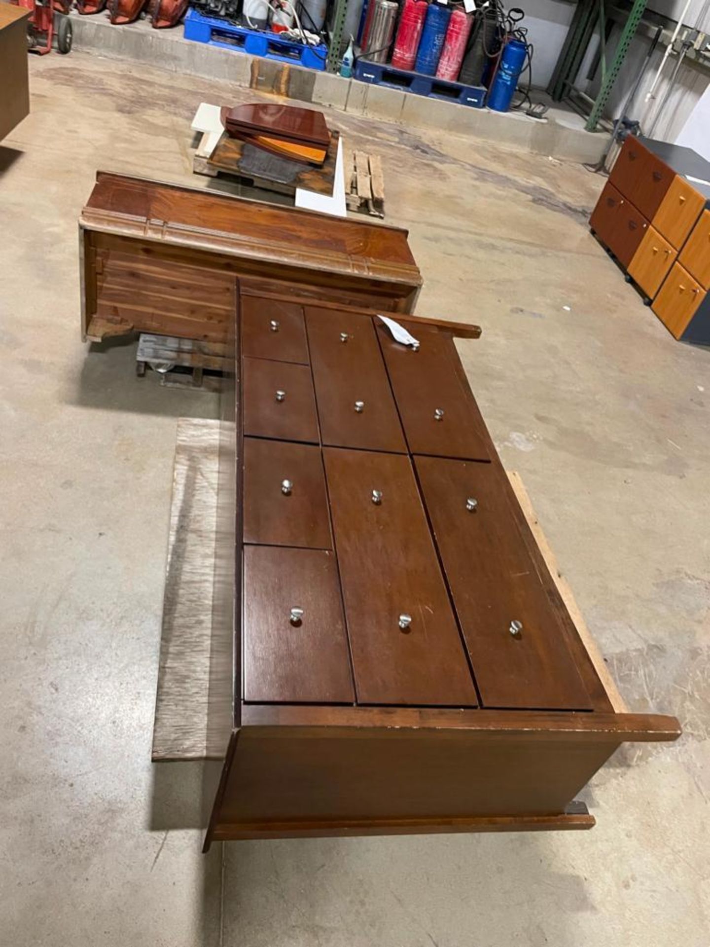 (2) Office Desk. Located in Hazelwood, MO