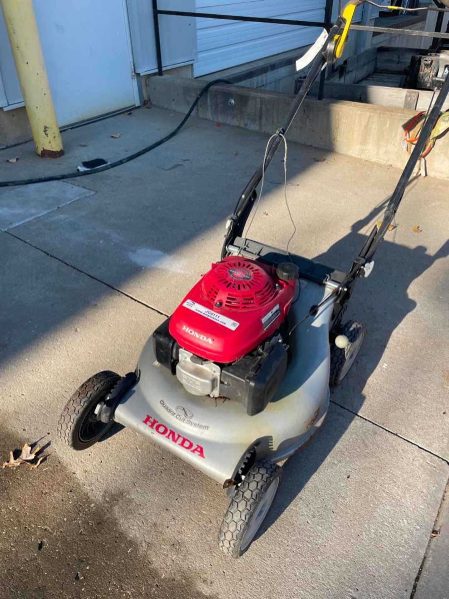 American Honda Lawn Mower, Model #HRR2163VXA, Serial #MZCG - 7354876, Variable Speed. Located in Haz - Image 2 of 6