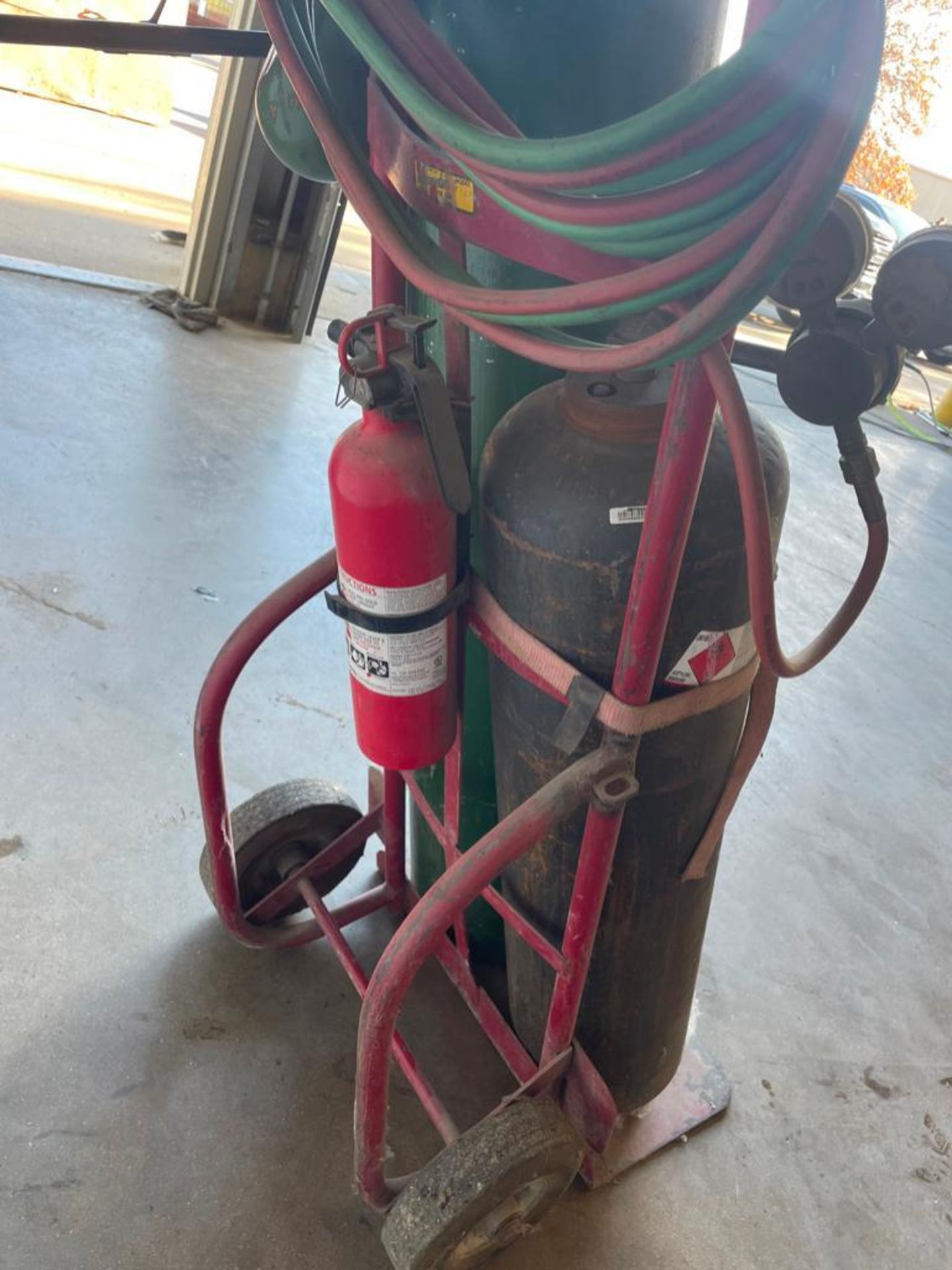 Oxygen/Acetylene on Cart with Hose, Tips, Gauges & Fire Extinguisher. Located in Hazelwood, MO - Image 6 of 6