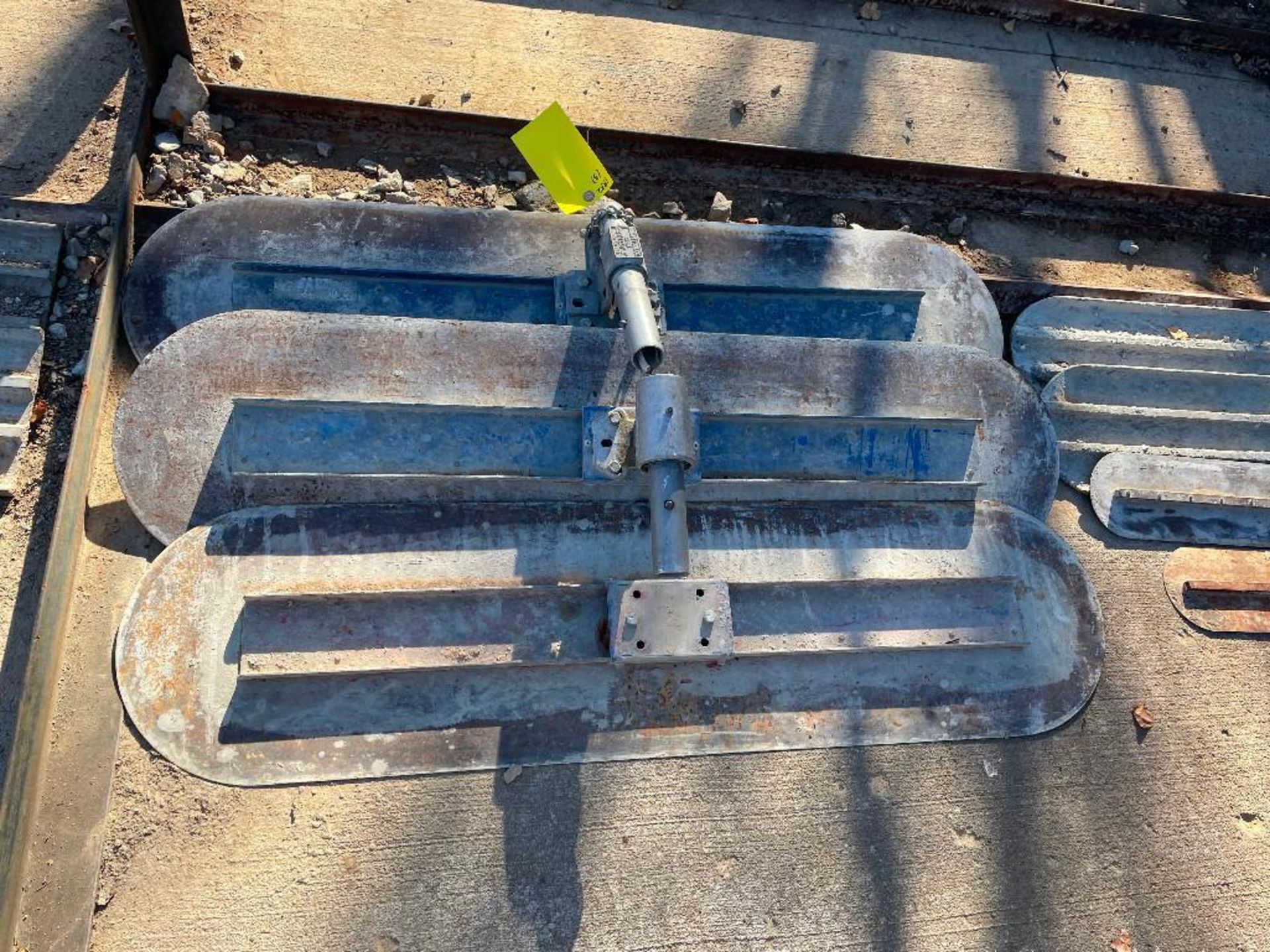 (4) Knucklehead & Kraft Tool 4' Bull Float Heads. Located in Hazelwood, MO