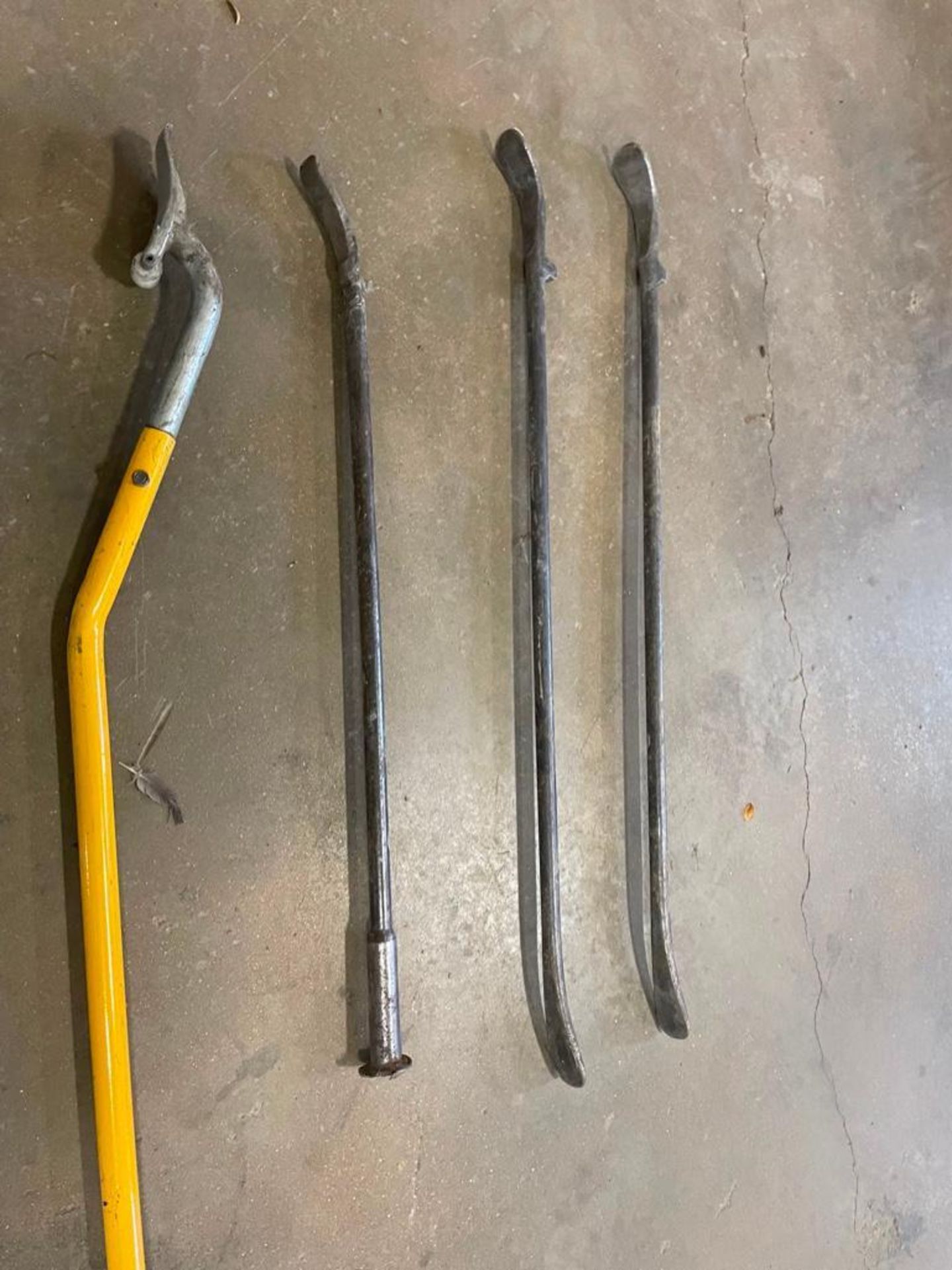 (5) Tire Bead Breaker Tools. Located in Hazelwood, MO - Image 6 of 6