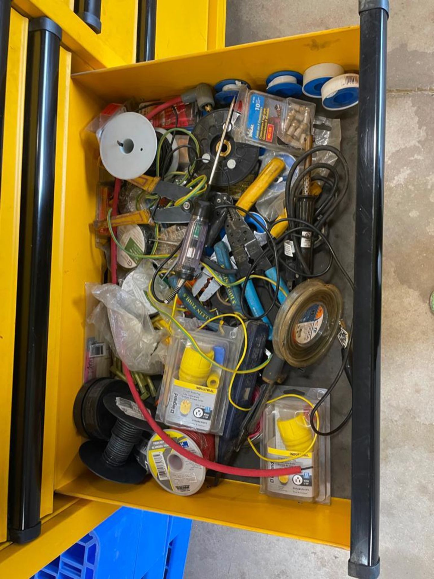 DeWalt Mechanics Tool Box with Contents, Wrenches, Sockets, Plyers, Pipe Wrench, Screwdrivers, etc. - Image 22 of 24