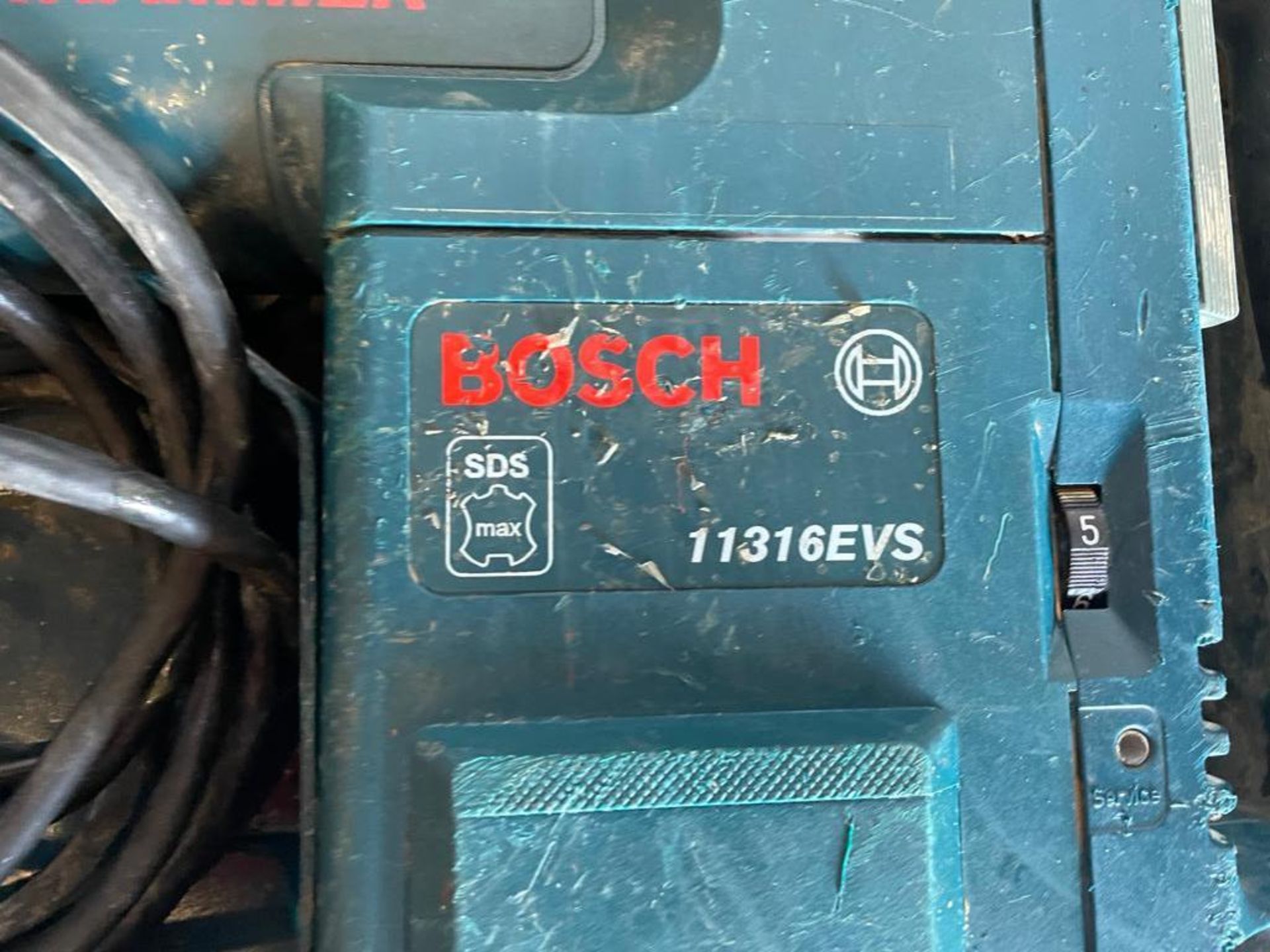 Bosch 11316EVS SDS Max Demolition Hammer, 120V in Case. Located in Hazelwood, MO - Image 3 of 5