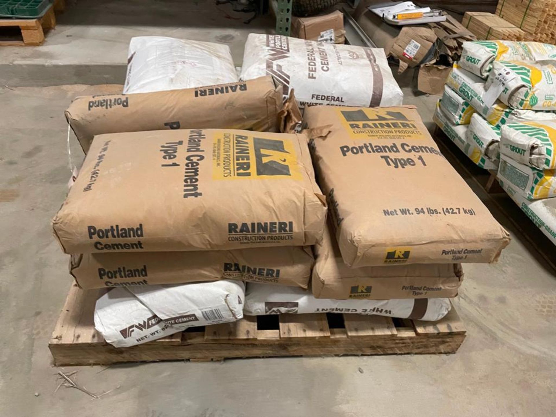 Pallet of Federal White Cement & Rainer Portland Cement Type 1. Located in Hazelwood, MO - Image 3 of 5