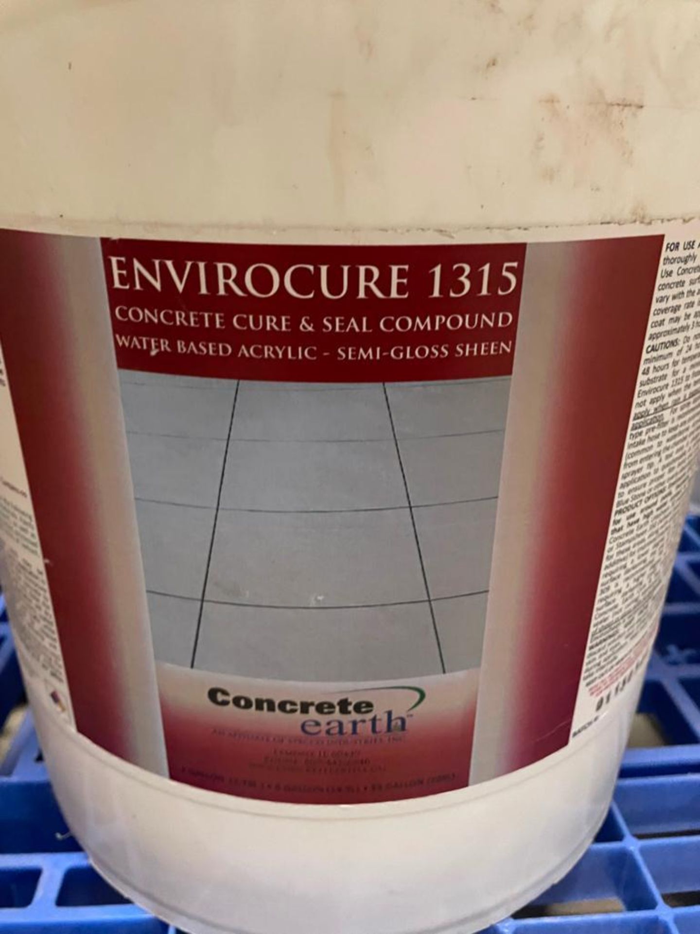 Pallet - (16) Buckets of Concrete Earth Envirocure 1315 Concrete Cure & Seal Compound, Water Based A - Image 2 of 2