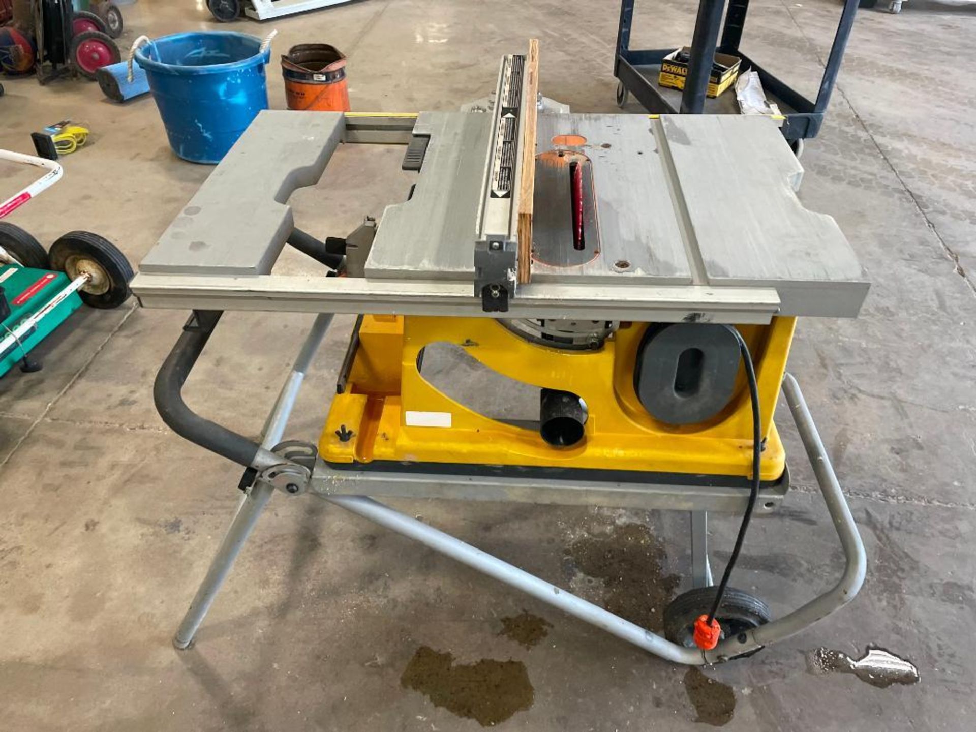 Rigid 10" Tilt Table Saw on Rigid Work-N-Haul-It Two Wheel Work Stand. Located in Hazelwood, MO - Image 4 of 6