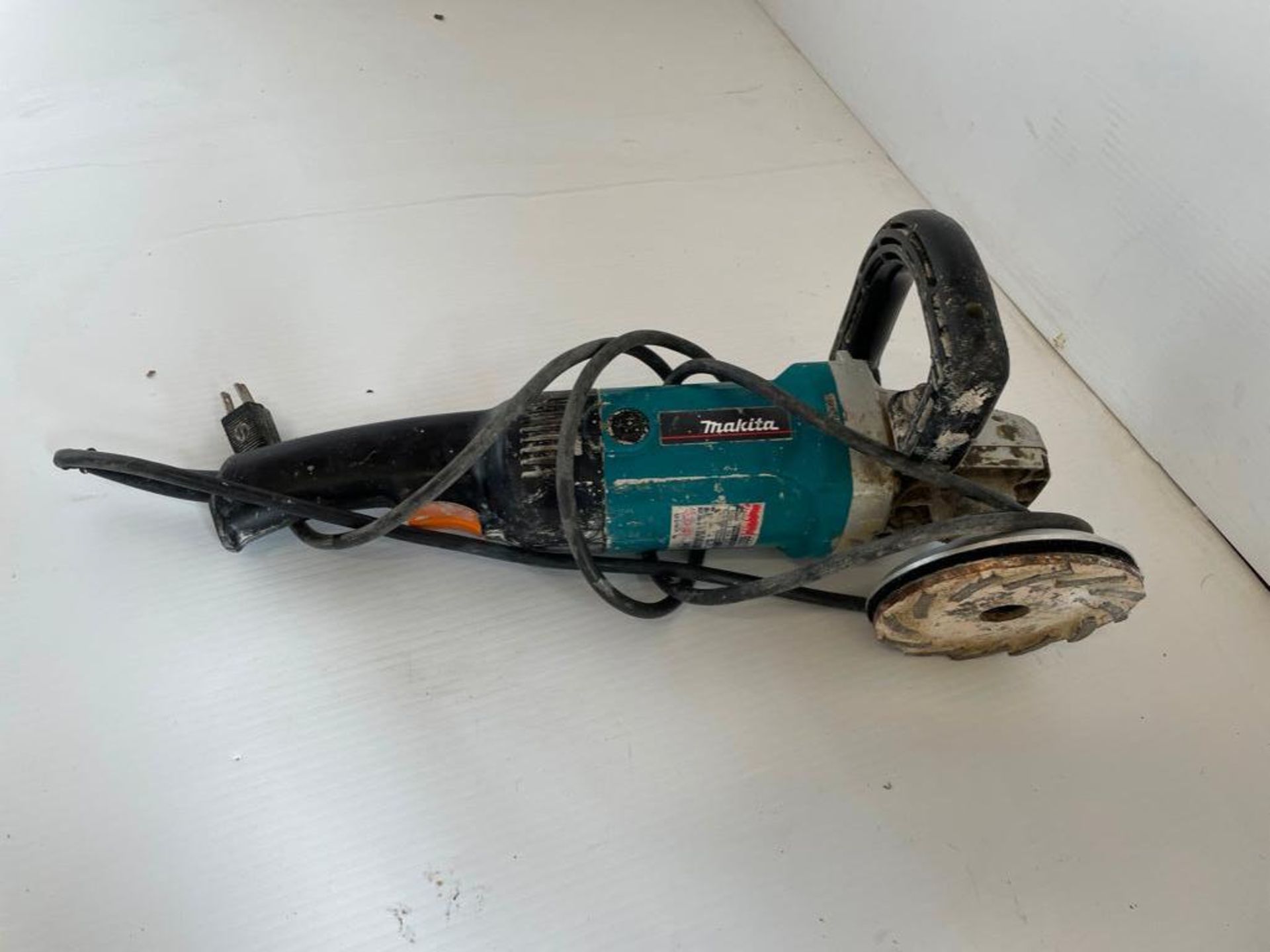 (2) Angle Grinders. Makita 9227C Grinder, 120V & Bosch 1380 Slim Grinder, 120V. Located in Hazelwood - Image 6 of 8