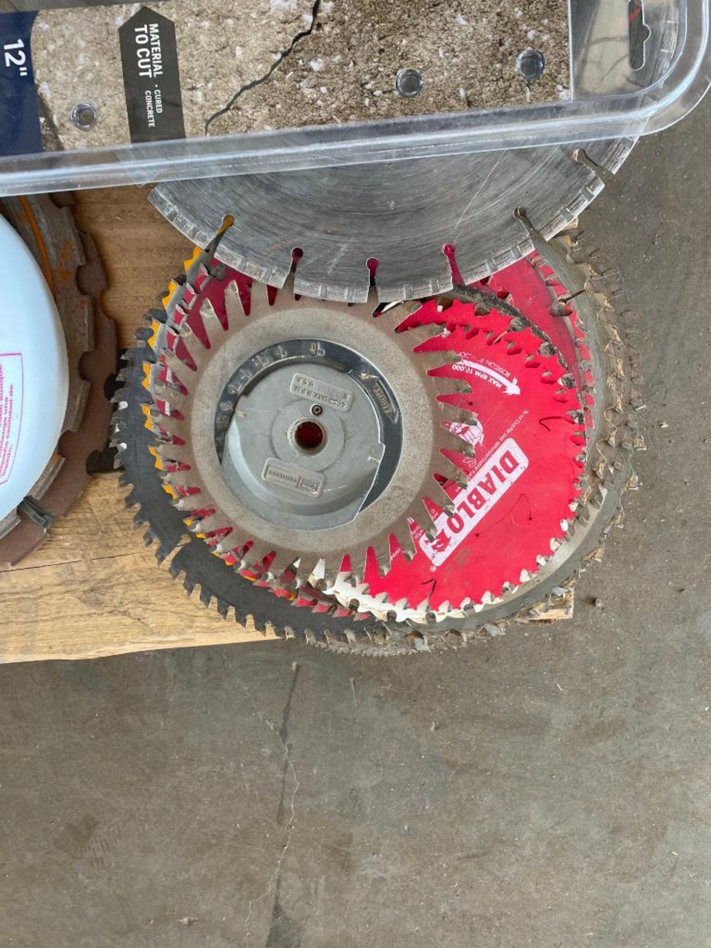 Pallet with Various Sizes of Blades & Grinding Disks. Located in Hazelwood, MO. - Image 8 of 14