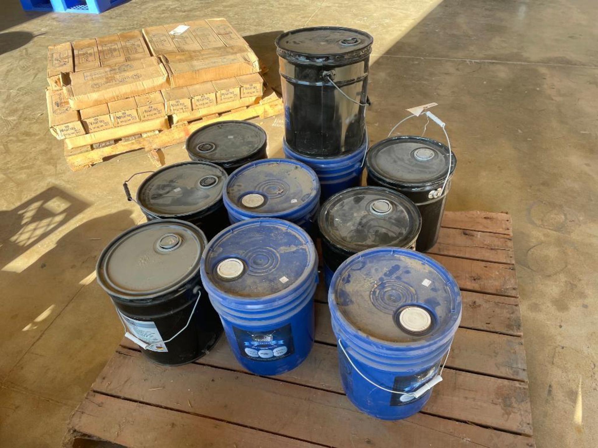 Pallet with 4 Buckets of Trinic GFRC Facecoat Single Component Complete GFRC Mix & 6 Buckets of TRIN - Image 3 of 6