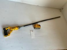 DeWalt DCE530 Max 20V Pencil Vibrator, Type 1 w/battery. Located in Hazelwood, MO