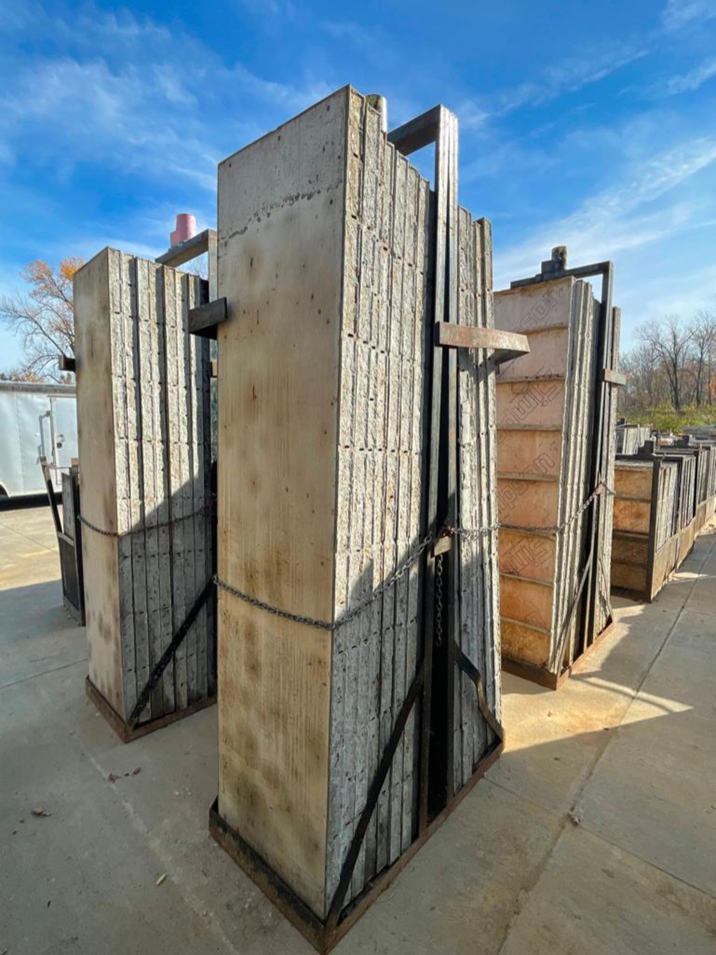 (16) 2' x 8' Symons Steel Ply Concrete Forms in Baskets with Bells. Located in Hazelwood, MO - Image 4 of 7