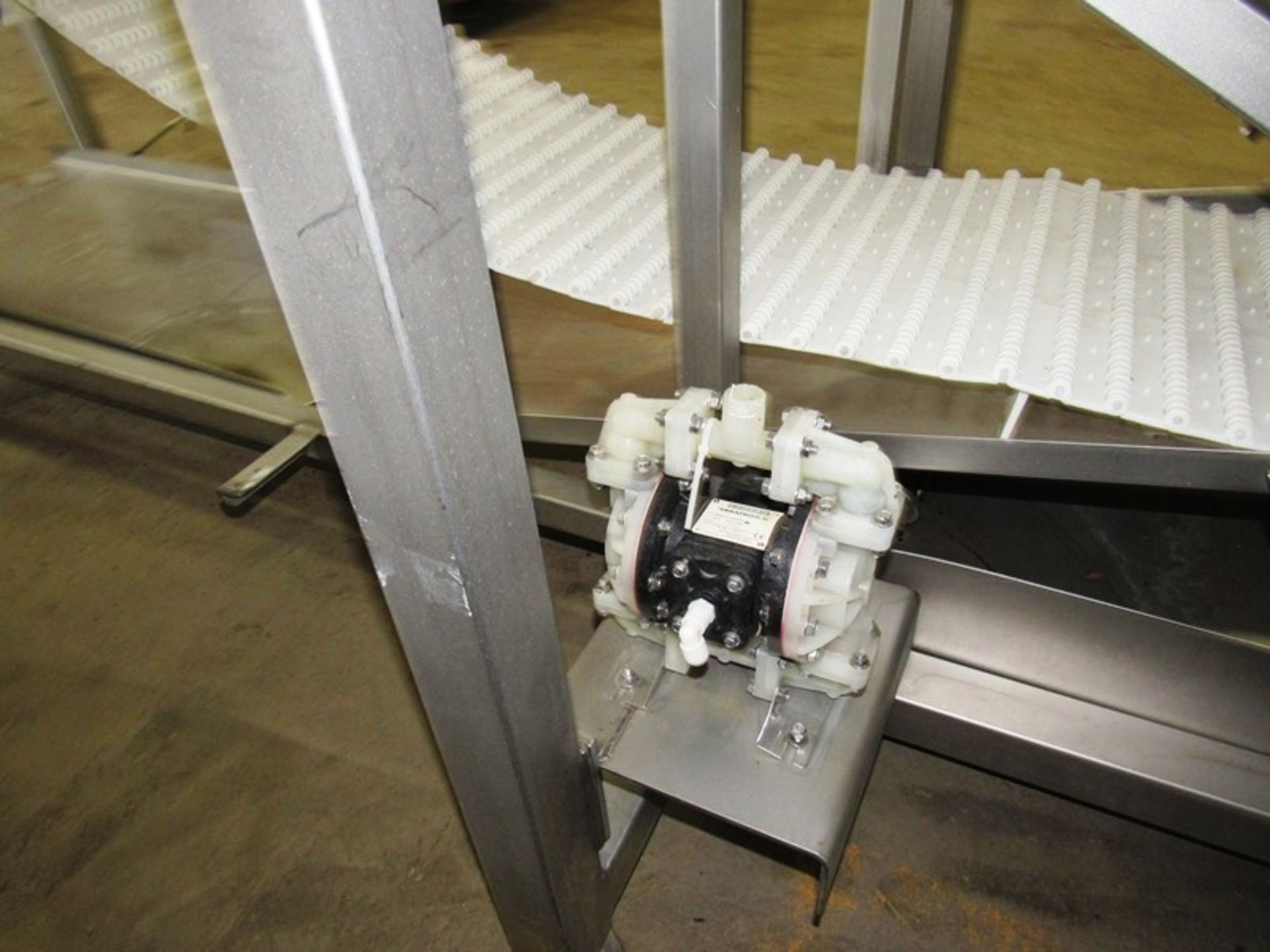 AMFEC Stainless Steel Hopper with incline conveyor, hopper, 53" W X 50" L X 48" D conveyor, 19 1/ - Image 8 of 12