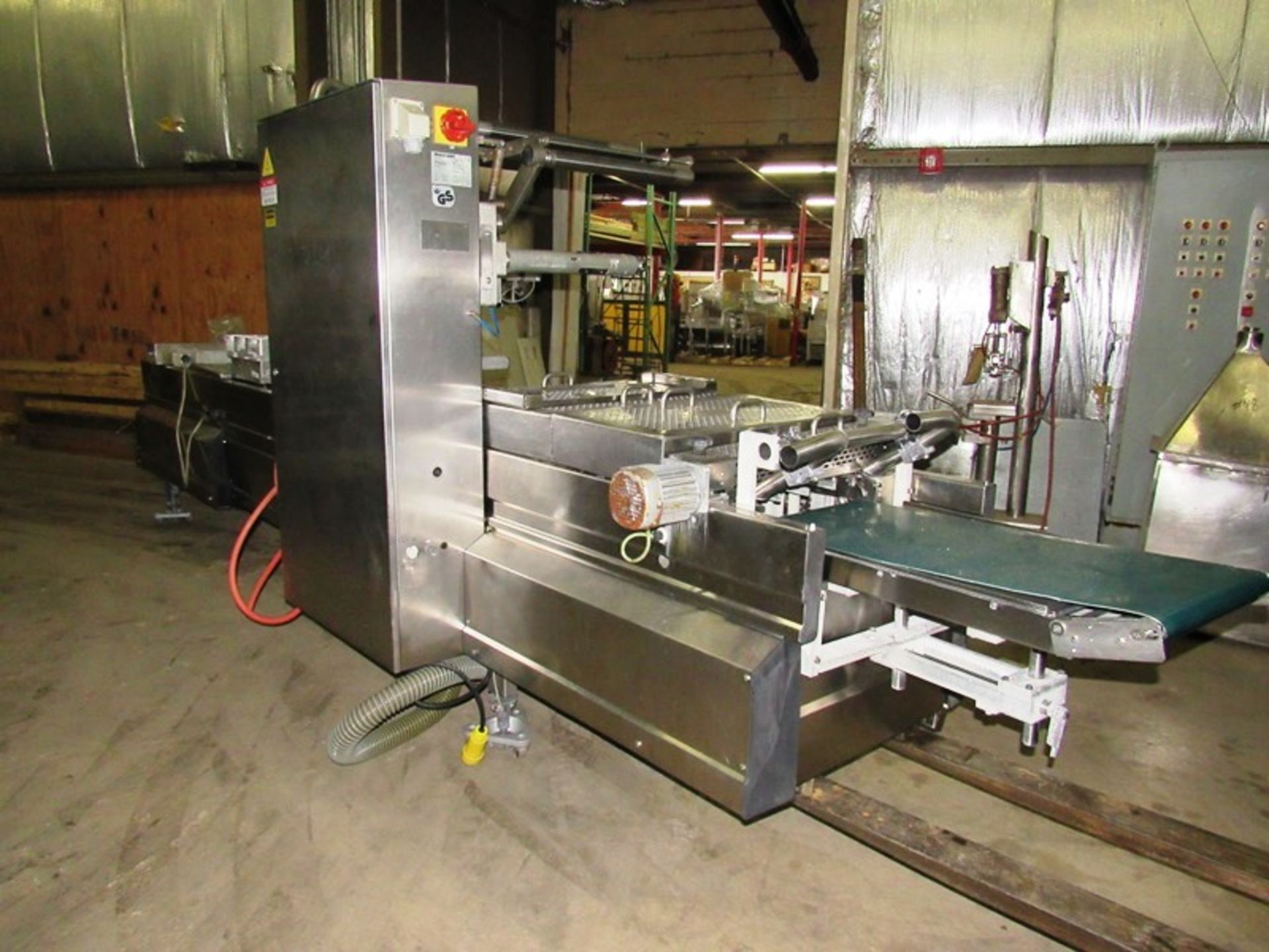 Multivac Mdl. R240 Rollstock Thermoforming Packager, Ser. #106852, approx. 450 mm between chains, - Image 4 of 31