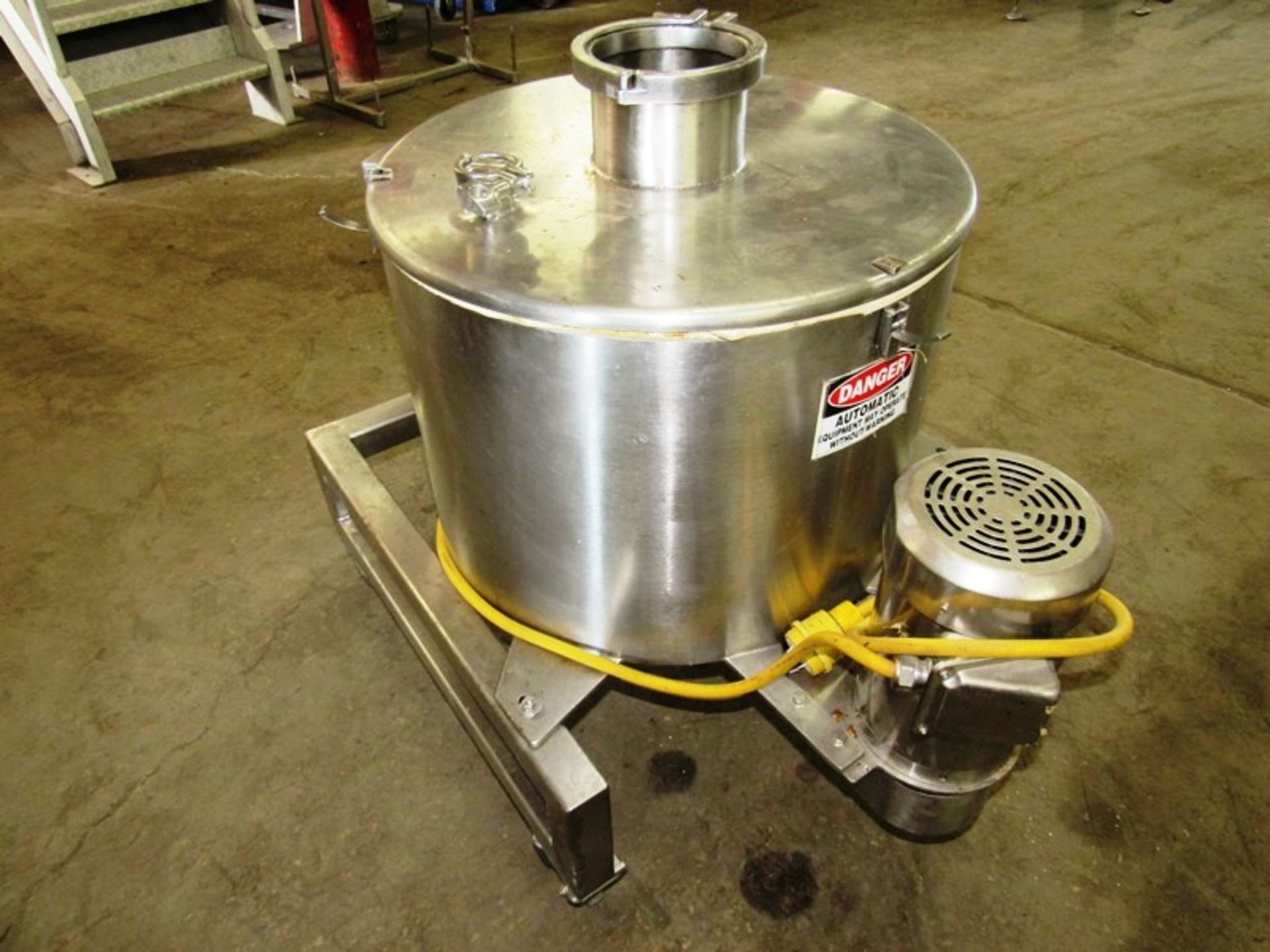 General Oil Equipment Mdl. R1D100 Stainless Steel Demister Canister, 24" Dia. X 17" D, 6" hose - Bild 2 aus 3