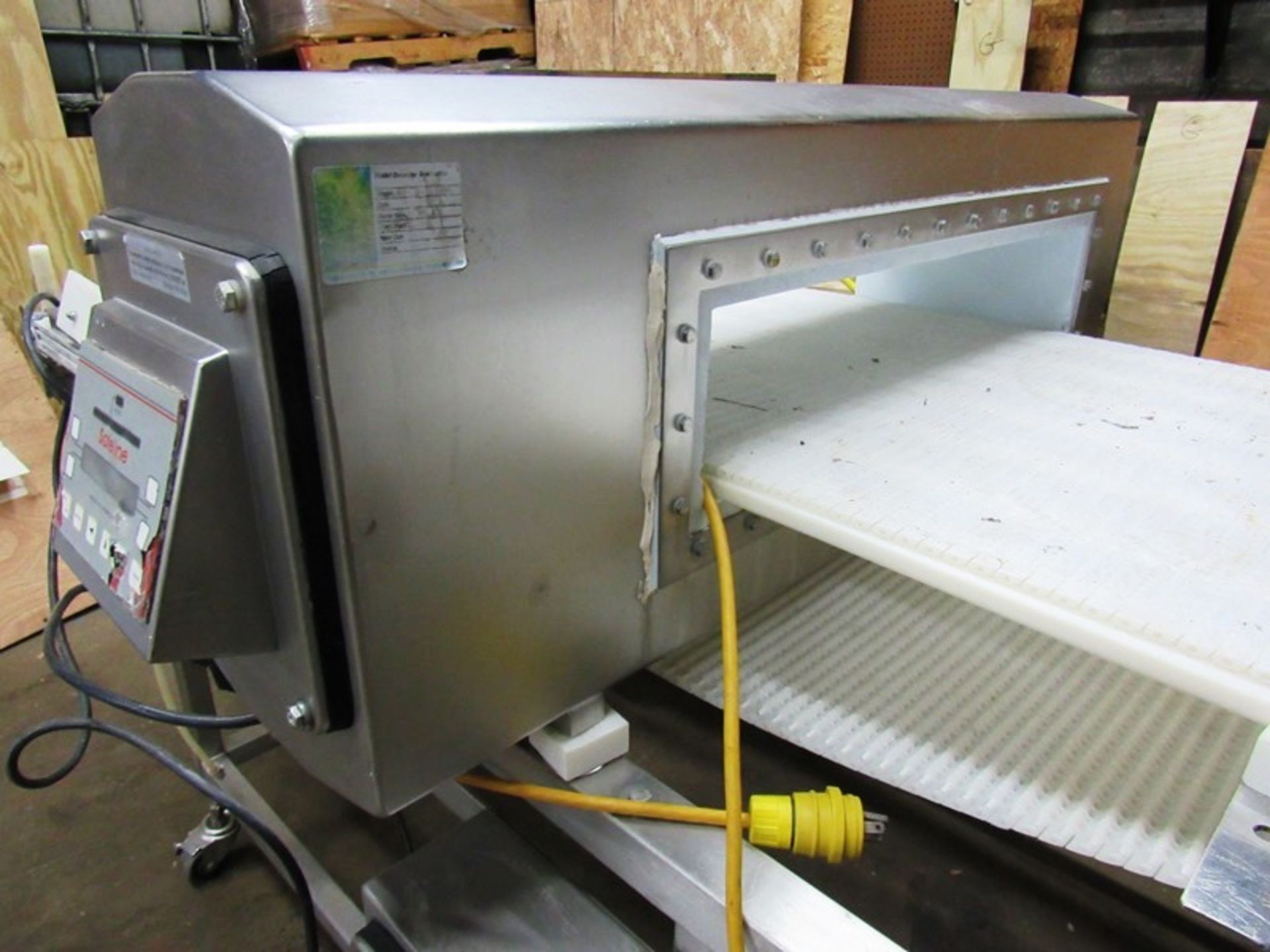 Safeline Metal Detector, 25 1/4" W X 5 3/4" H aperture, 24" W X 6' L plastic belt conveyor, air - Image 5 of 8