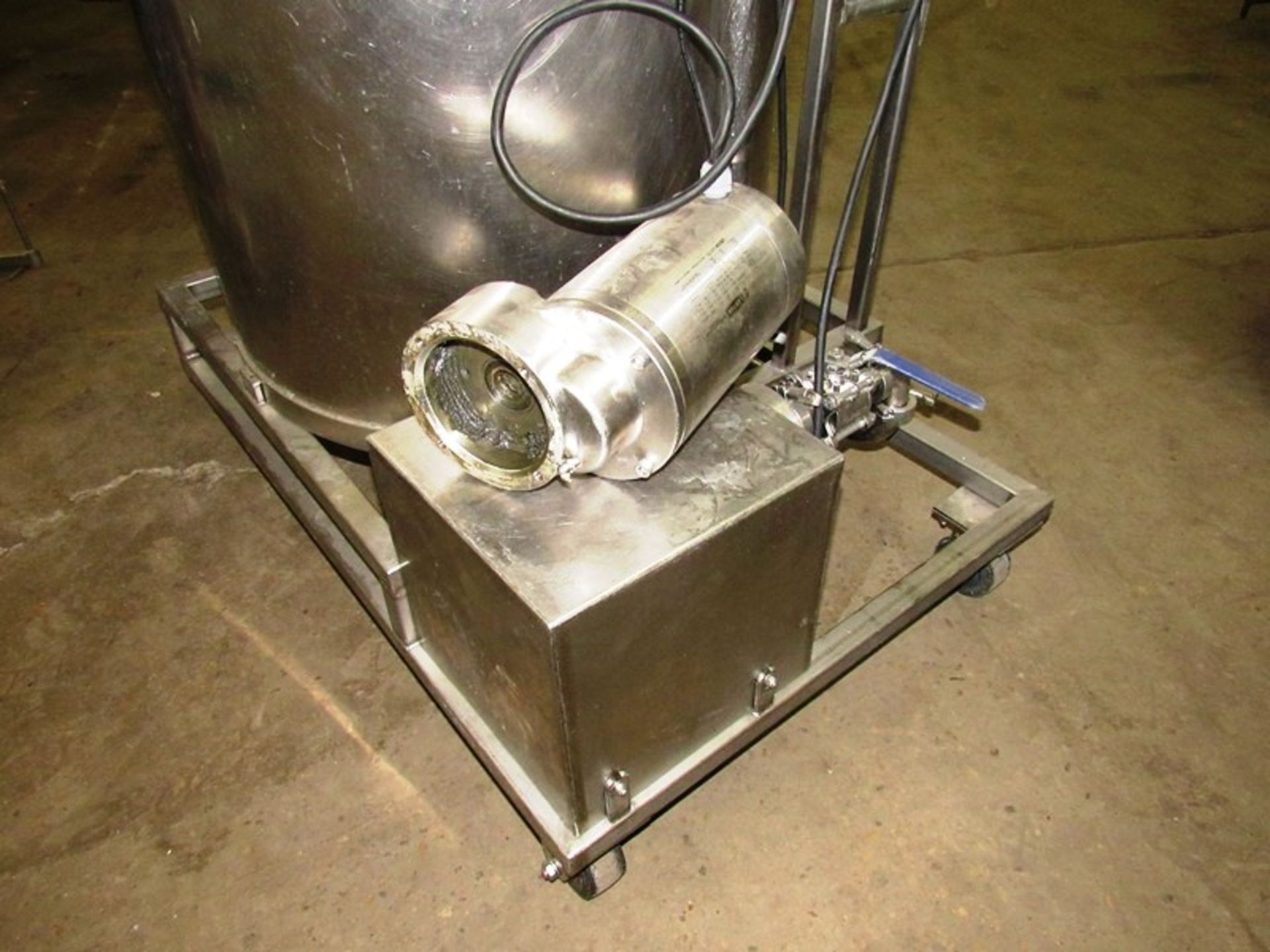 Portable Stainless Steel Mix Tank with pump, 30" Dia. X 36" D, 1 h.p., 208-230/460 volts motors, - Image 3 of 5