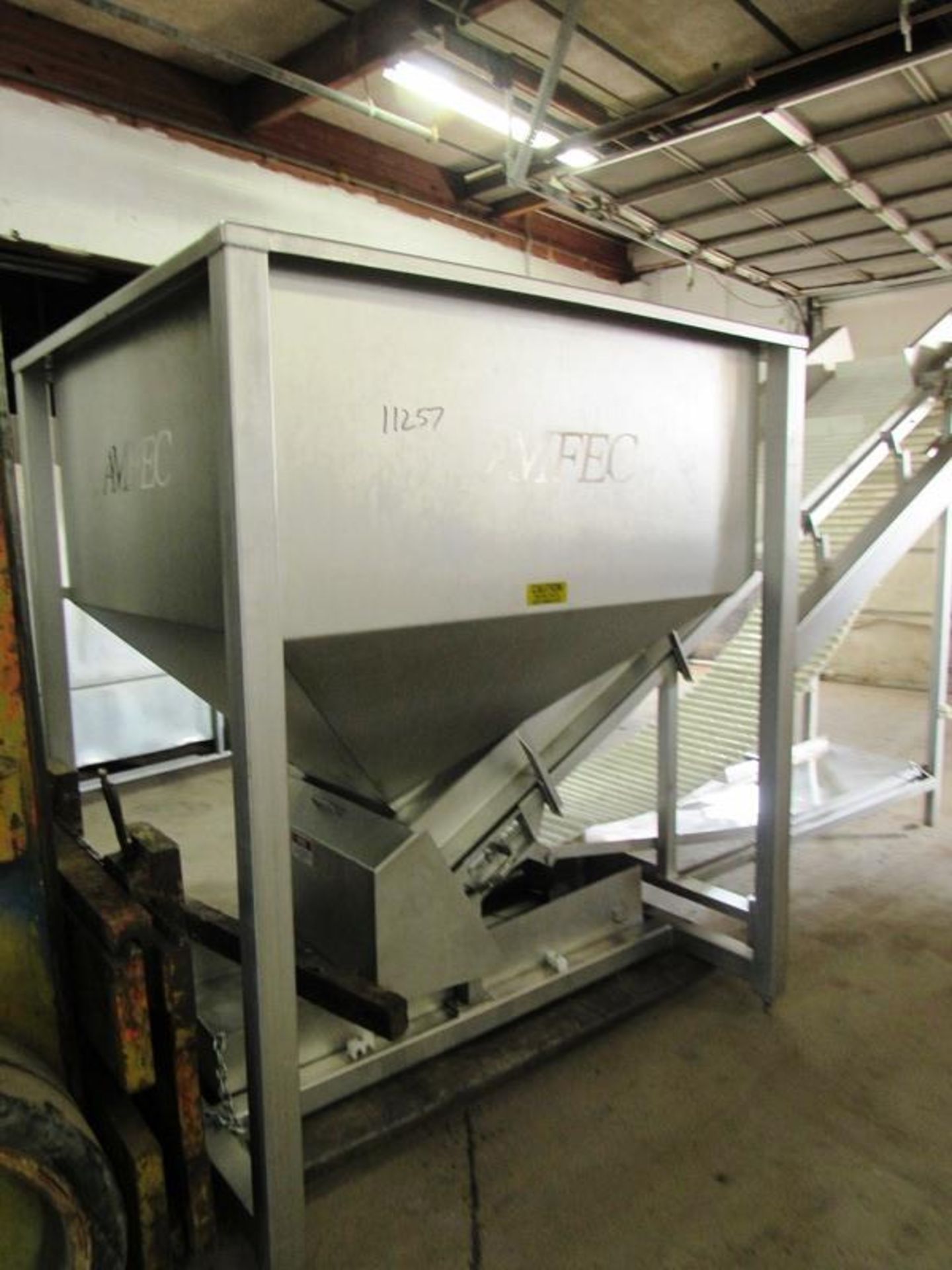 AMFEC Stainless Steel Hopper with incline conveyor, hopper, 53" W X 50" L X 48" D conveyor, 19 1/ - Image 4 of 12