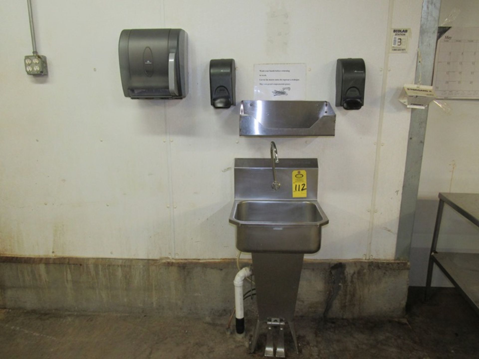 Lot Stainless Steel Sink, foot pedal activated, soap dispenser & towel dispenser (Required Rigging