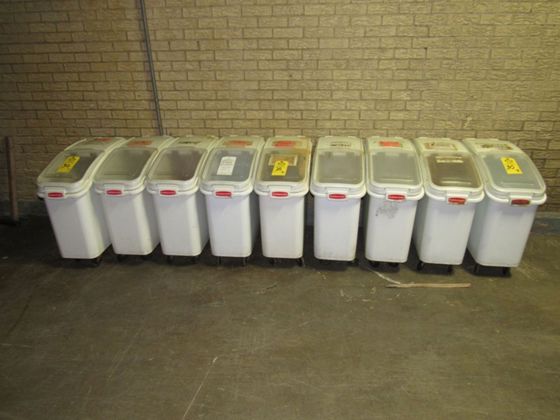 Rubbermaid Plastic Spice Totes (Required Rigging Fee: $25 Contact Norm Pavlish at Nebraska Stainless