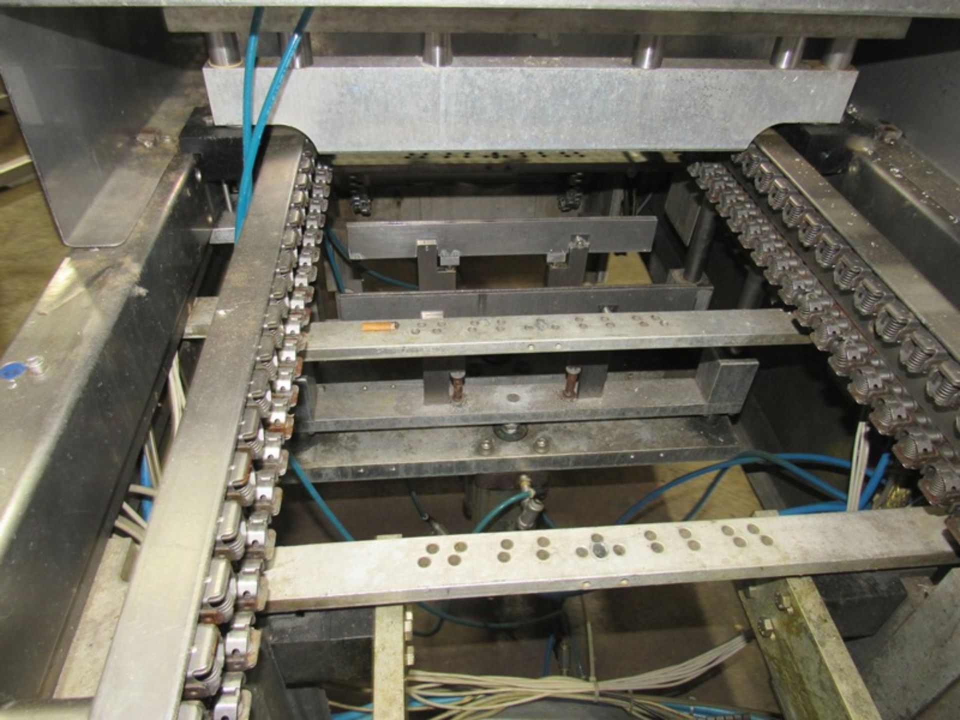 Multivac Rollstock Thermoformer Packaging Machine, 16 5/8" between chains, approx. 13 1/2" - Image 11 of 25