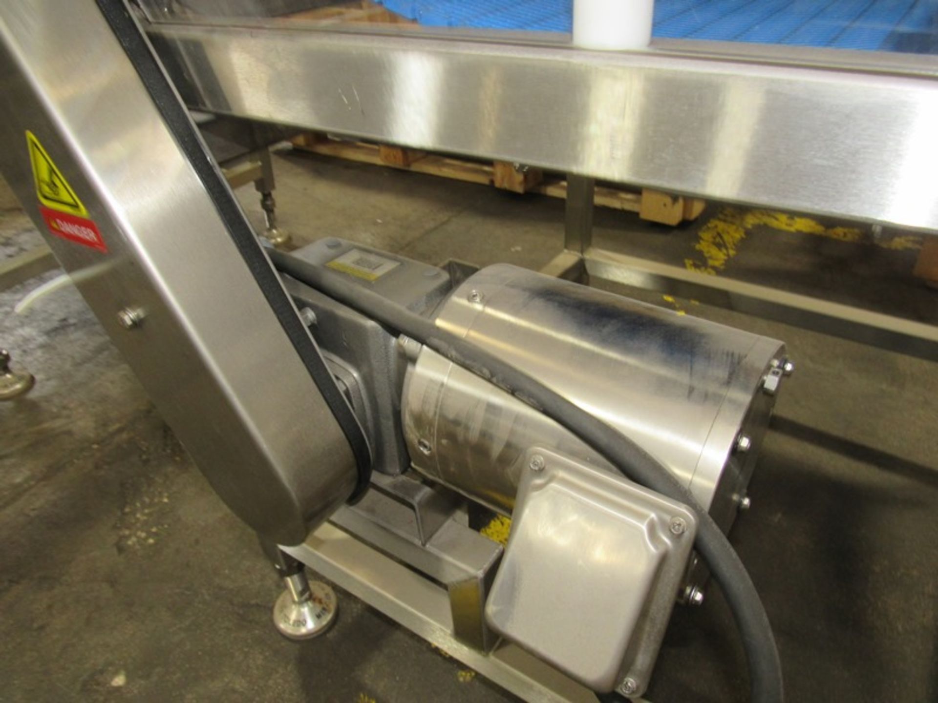 Stainless Steel Conveyor, 24" W X 38" L plastic belt, 3 phase, stainless steel motor, Located in - Image 3 of 3