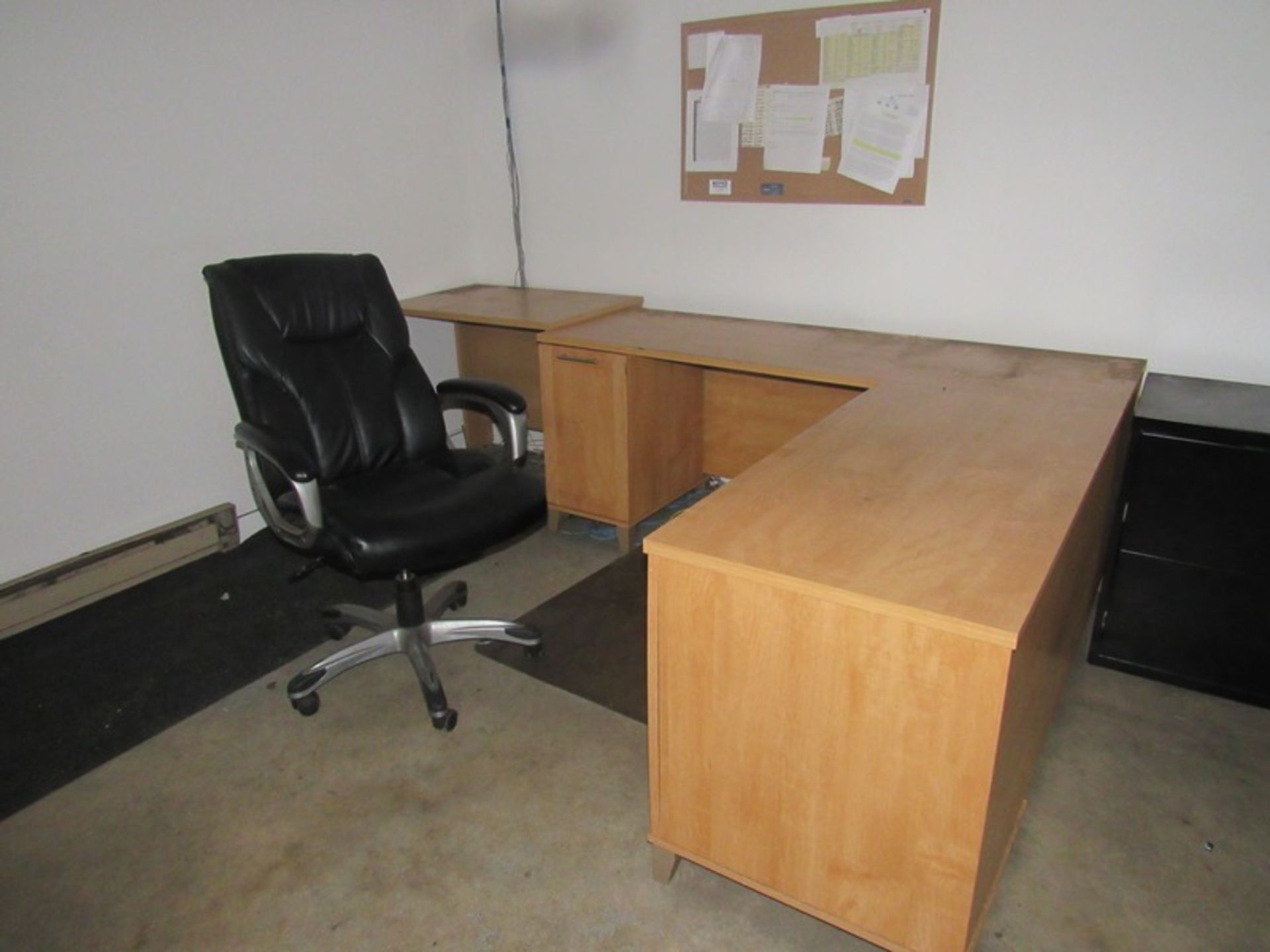 Lot Office: (3) Desks, (2) Chairs, Table, Lateral File, Rubbermaid Cart, Printer (Required Rigging - Image 2 of 4