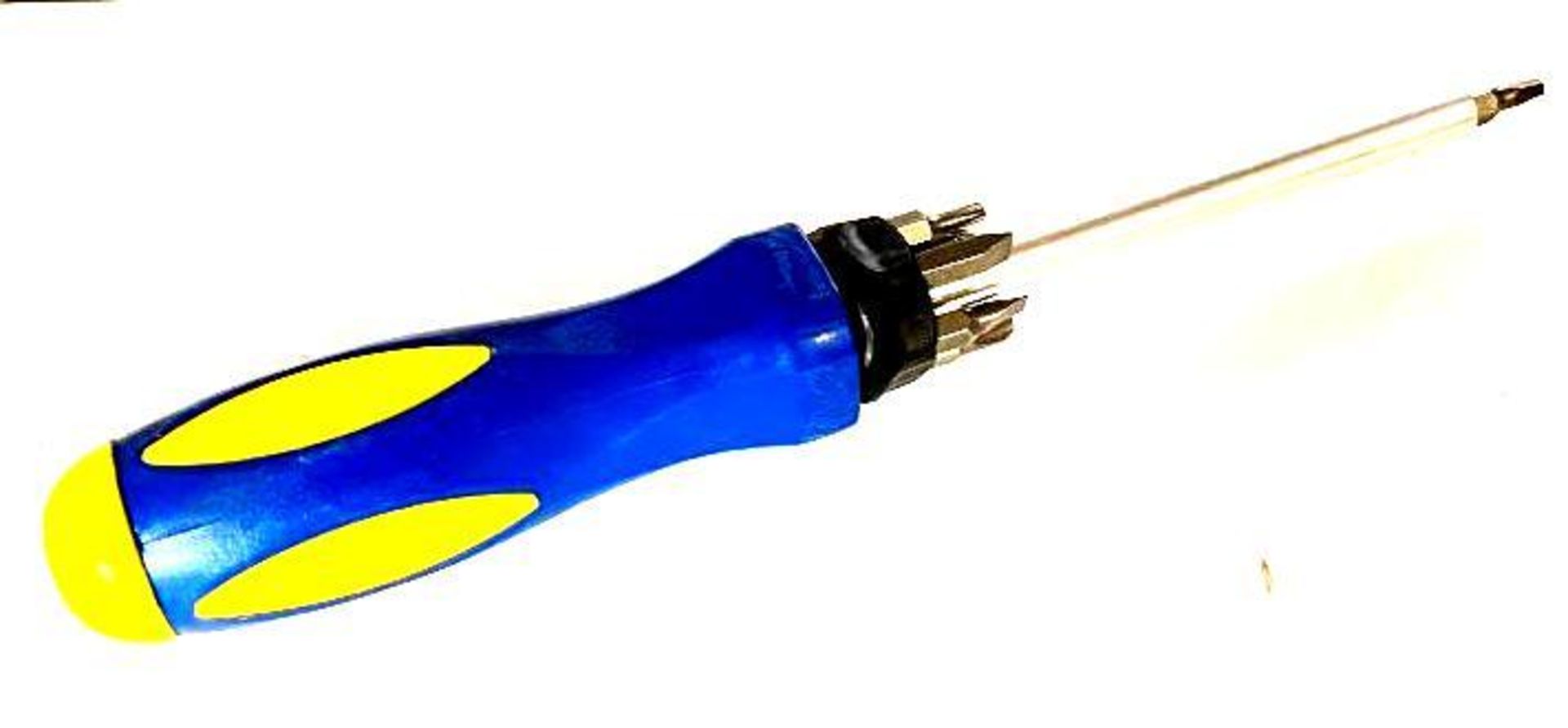 100CT 8-IN-1 MAGNETIC TELESCOPING SCREWDRIVER BRAND/MODEL EAZYPOWER ADDITIONAL INFO TOTAL LOT RETAIL