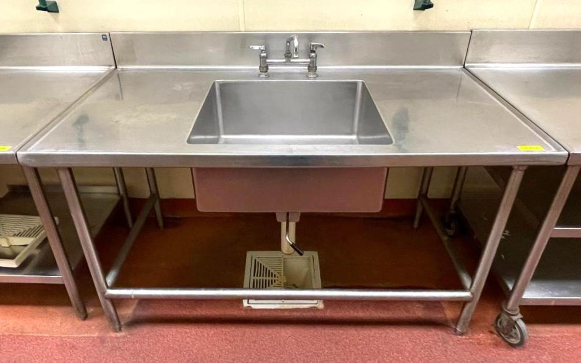 DESCRIPTION 1-COMPARTMENT STAINLESS STEEL UTILITY SINK SIZE 60"X30" QUANTITY: X BID 1